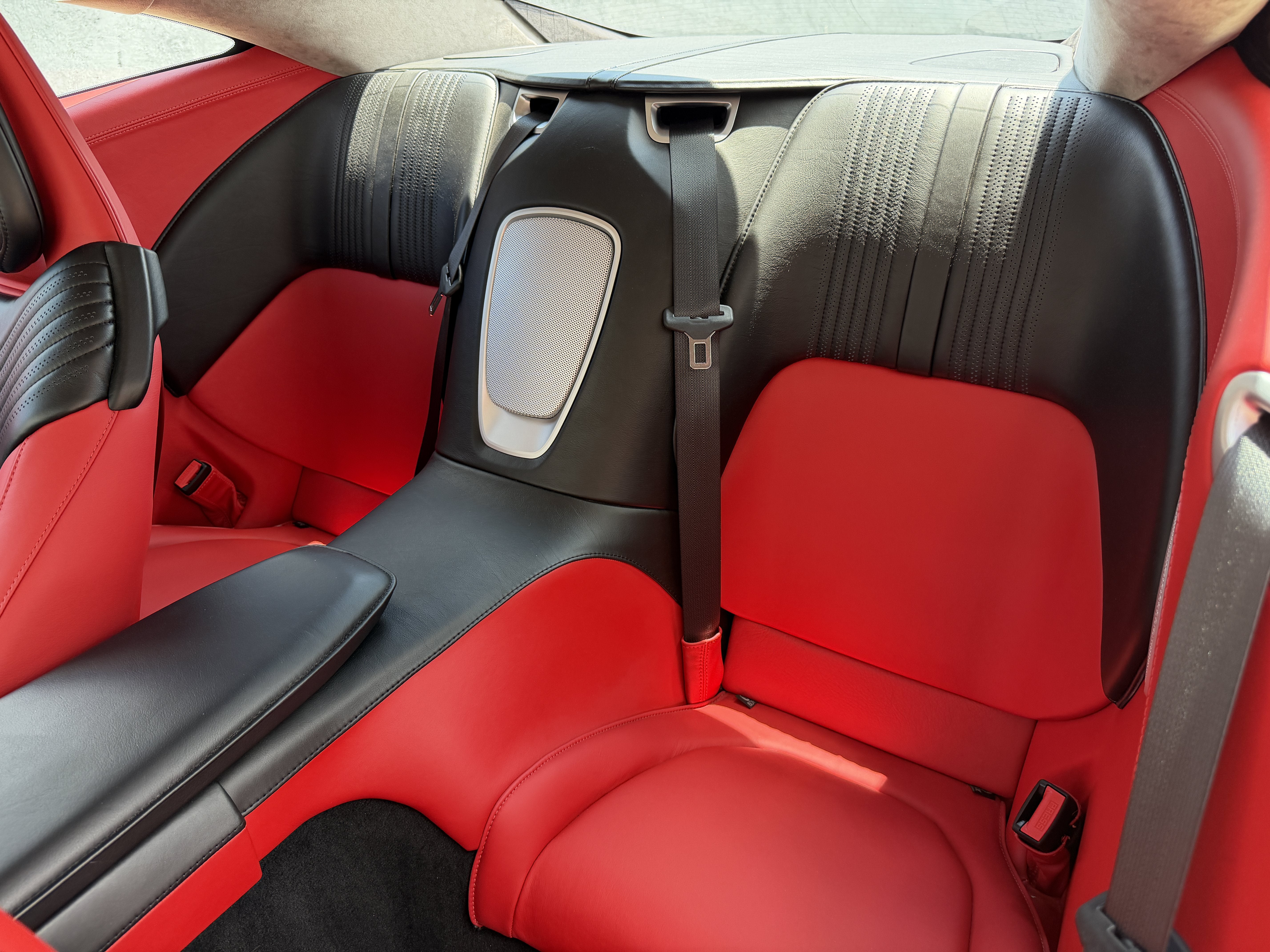 Used 2019 White Aston Martin V8 image 37
