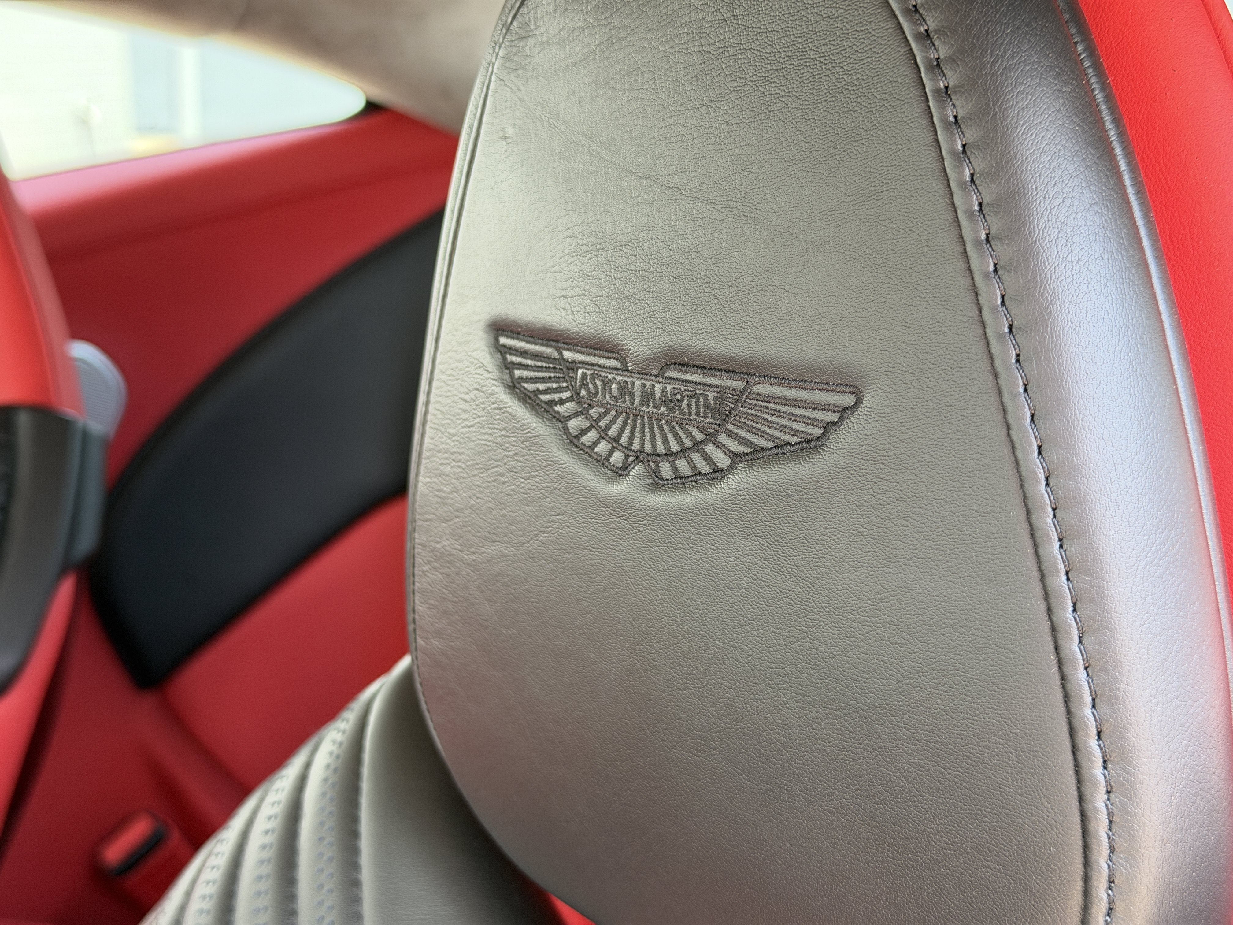 Used 2019 White Aston Martin V8 image 38