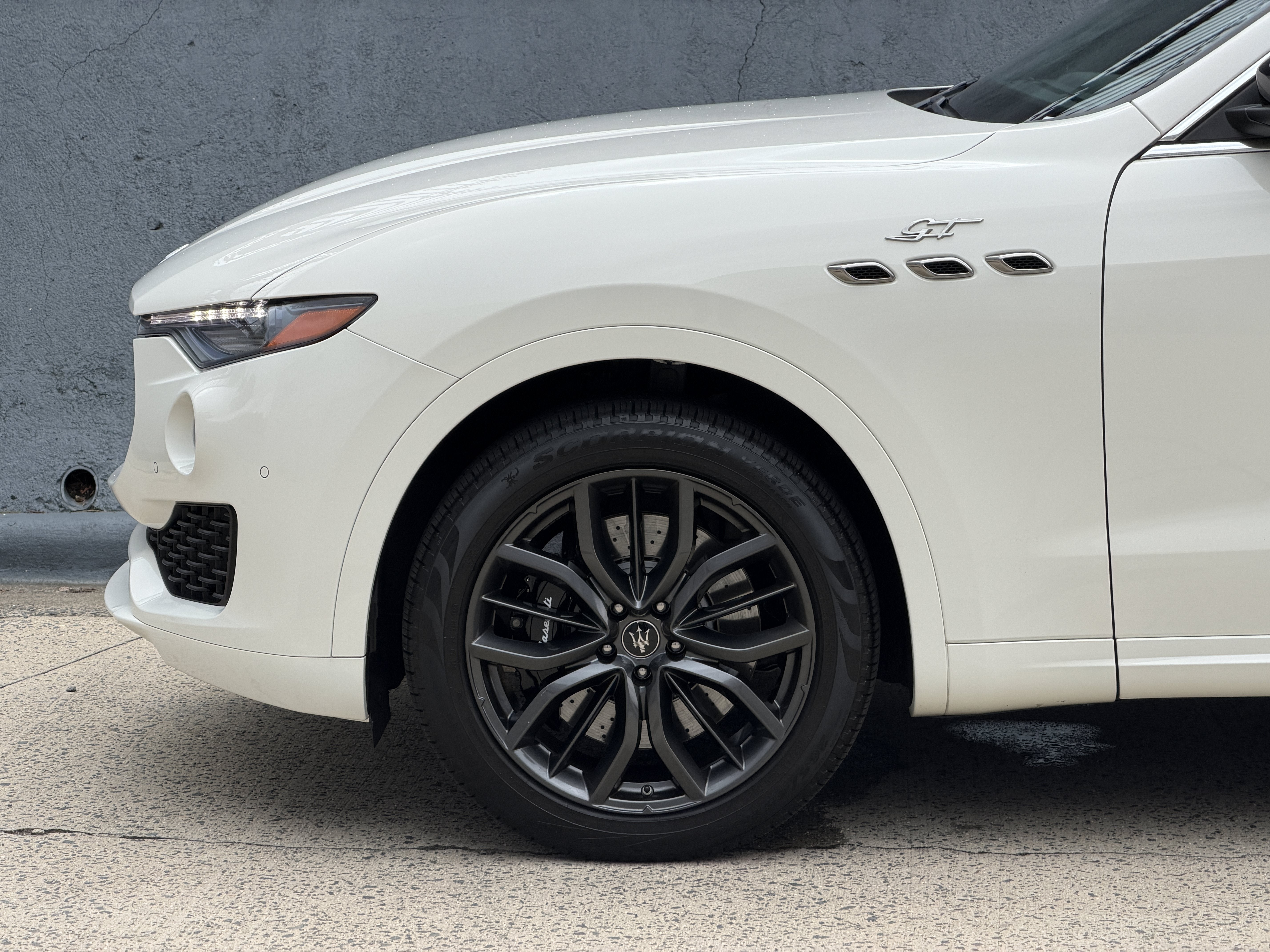 Used 2024 Bianco Maserati GT Ultima image 11