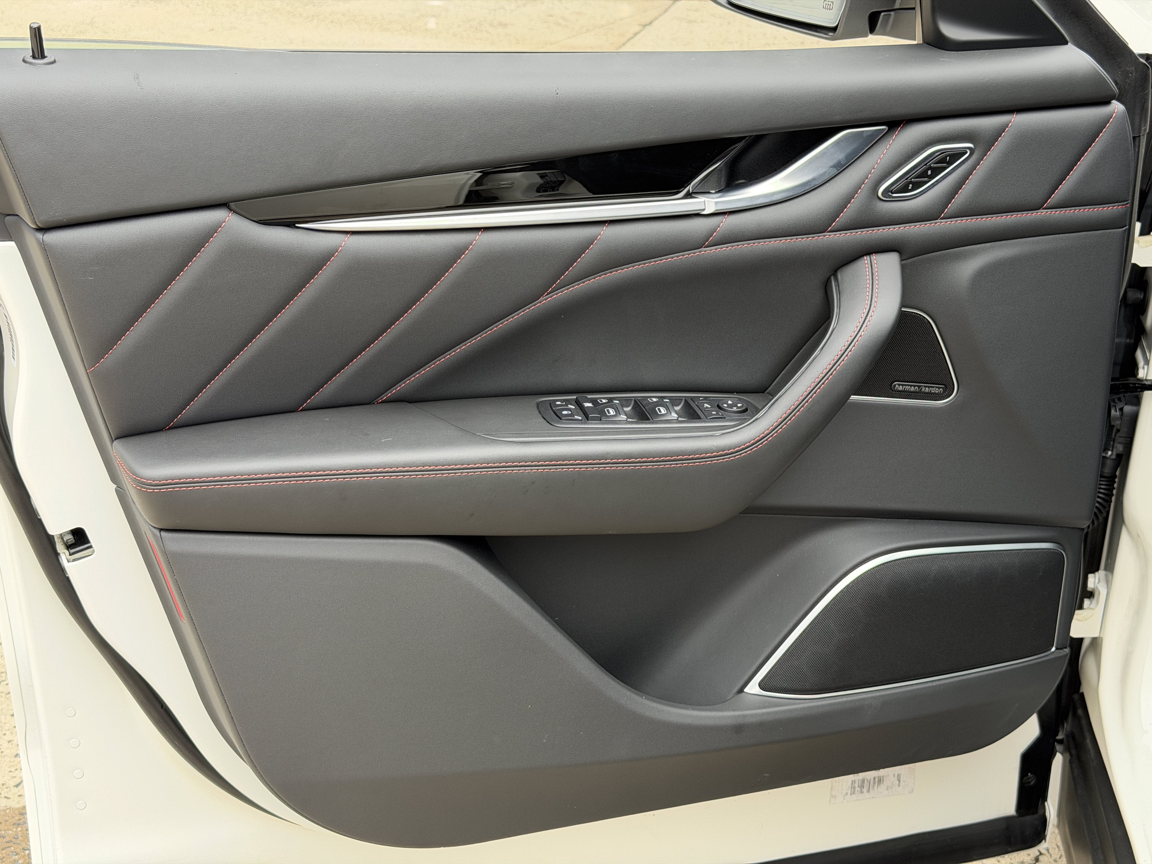 Used 2024 Bianco Maserati GT Ultima image 13