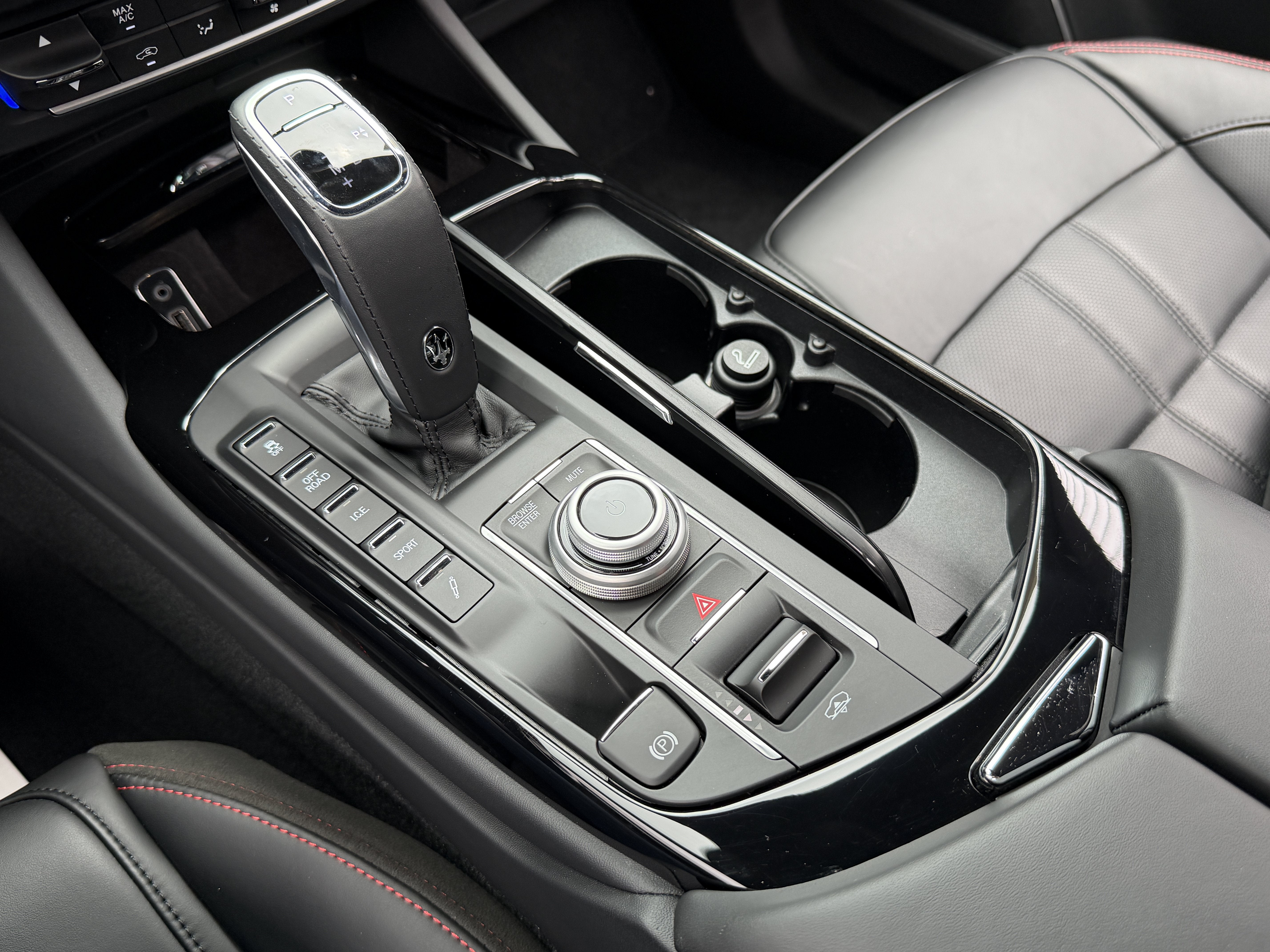 Used 2024 Bianco Maserati GT Ultima image 28