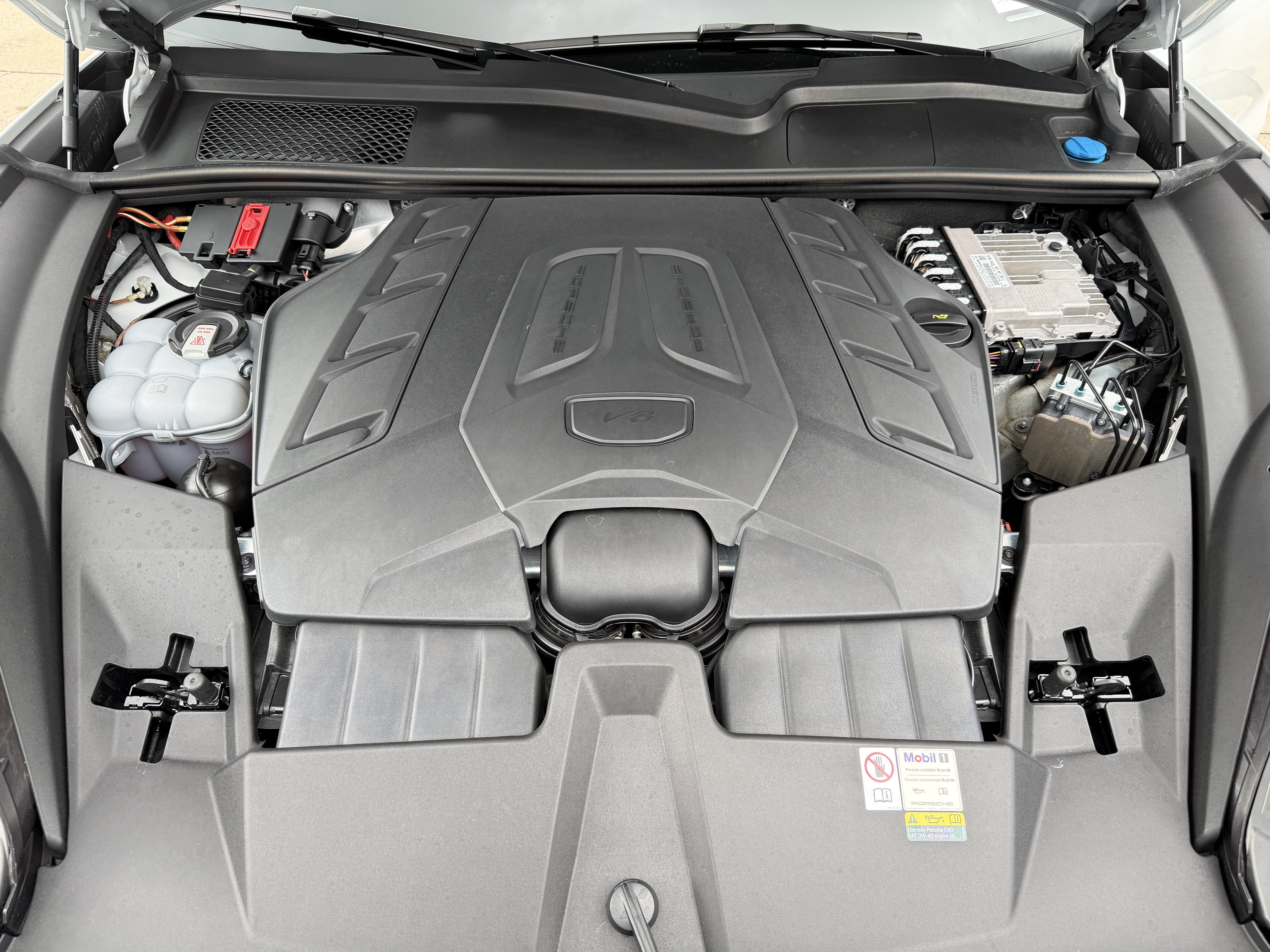 Used 2024 Carrara White Metallic Porsche Turbo GT image 9