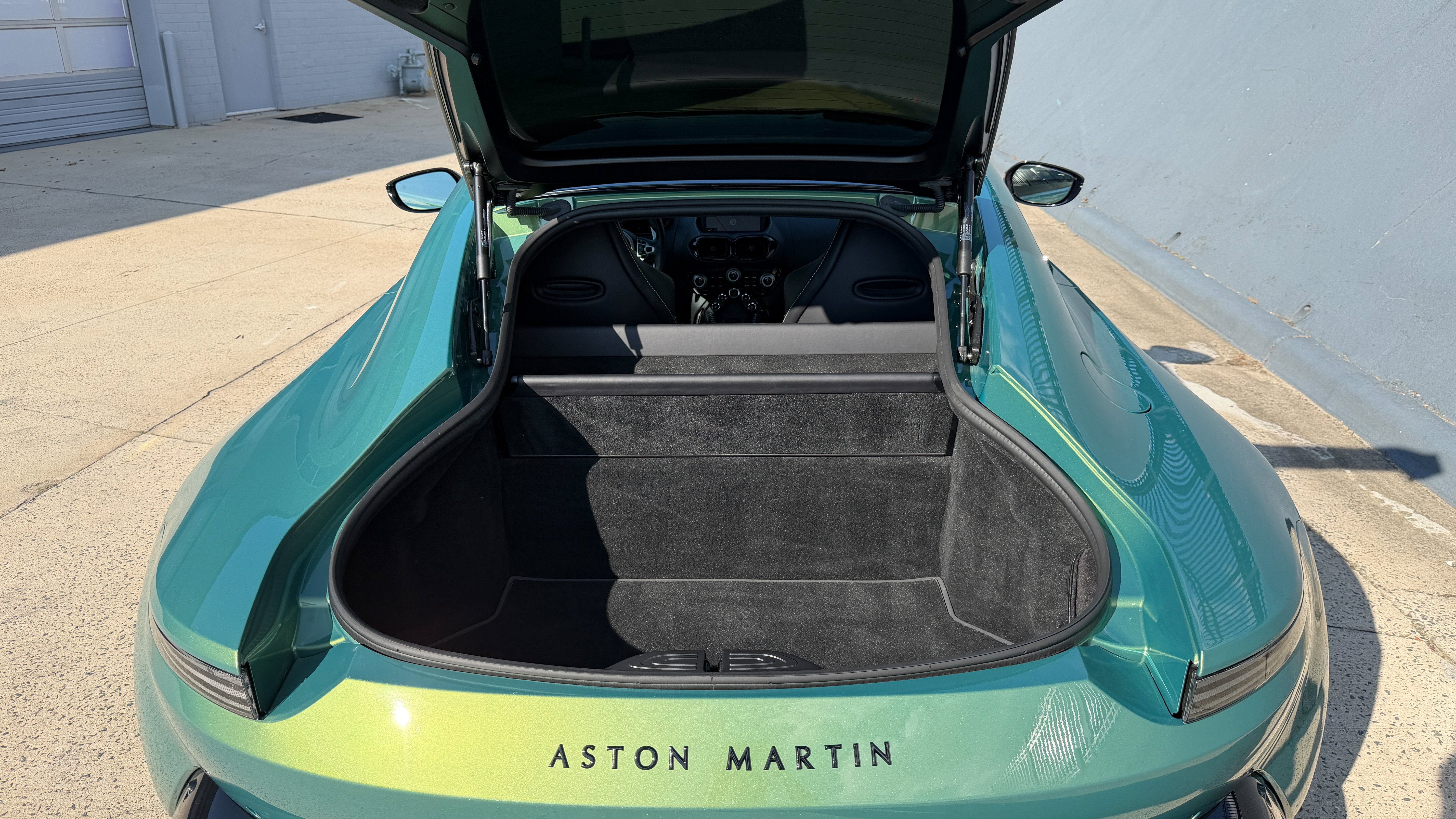 Used 2023 Iridescent Emerald Aston Martin coupe image 29