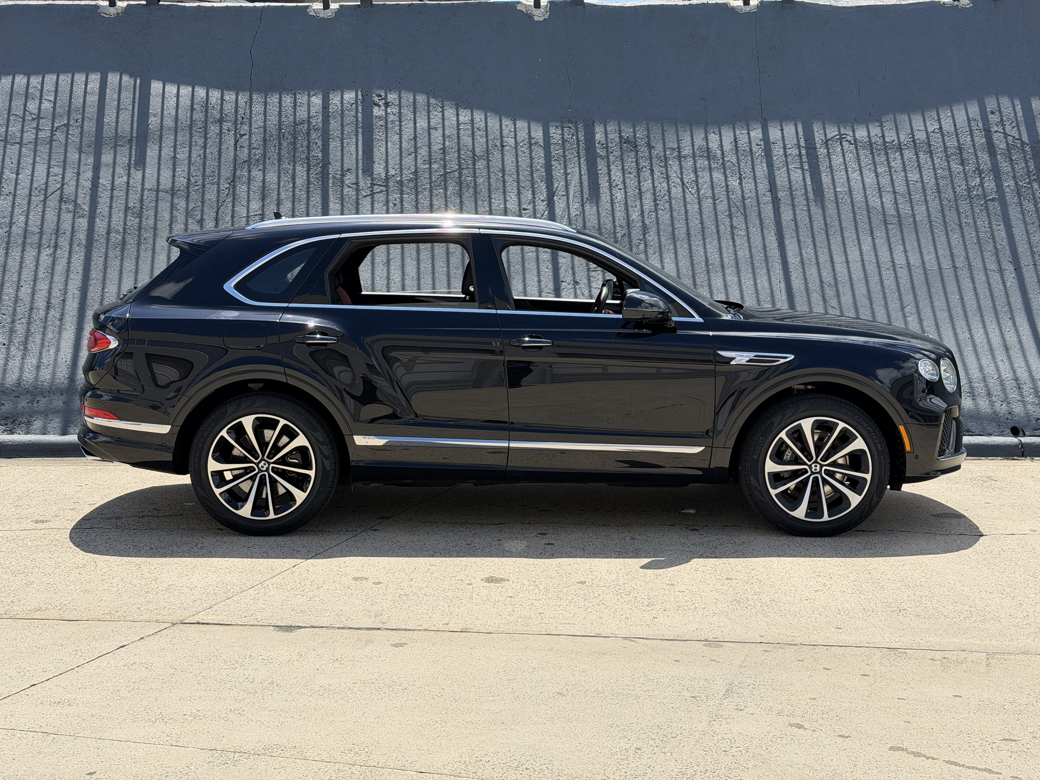 Used 2023 Black Bentley Azure image 5