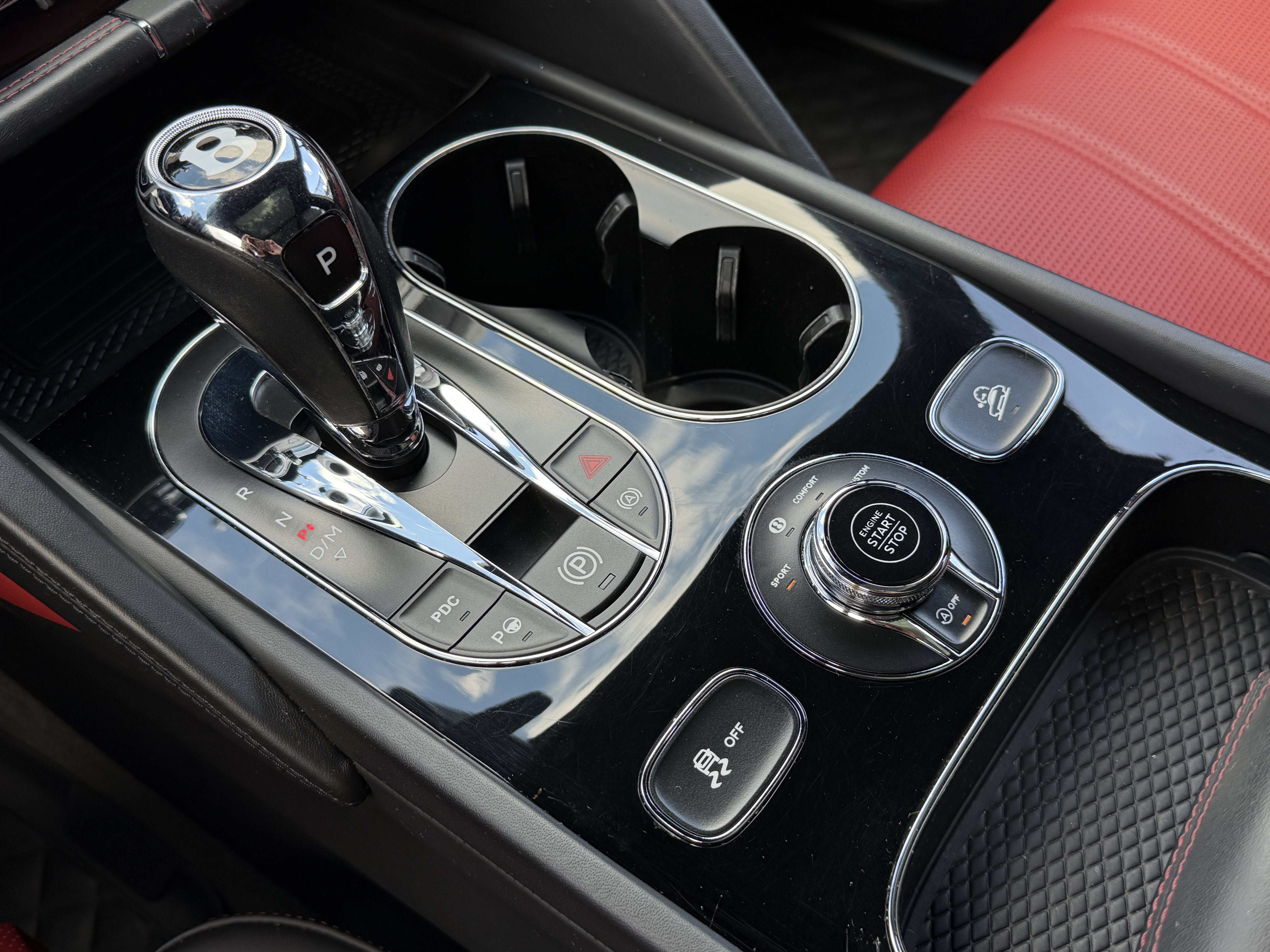 Used 2023 Black Bentley Azure image 27