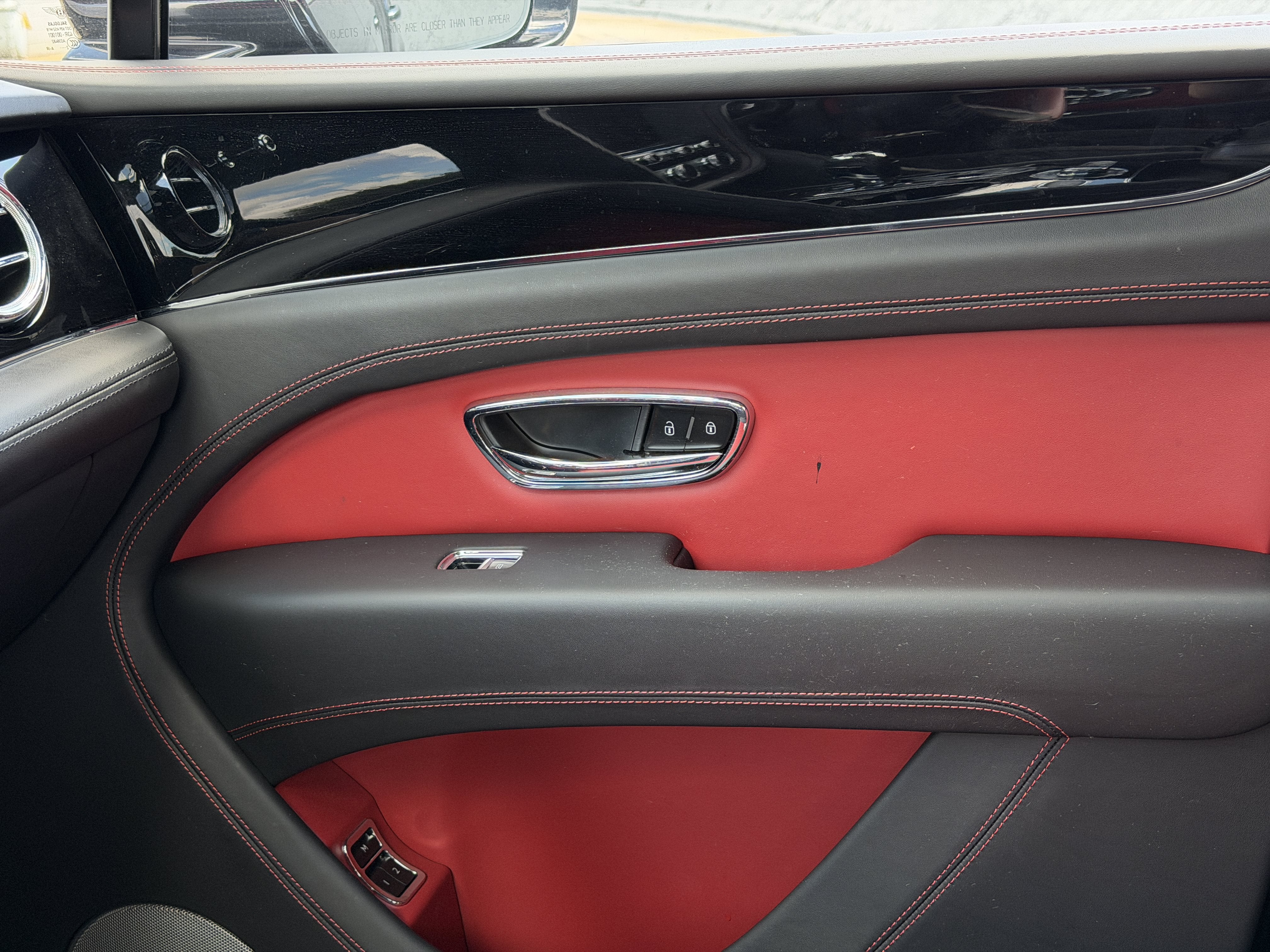 Used 2023 Black Bentley Azure image 29