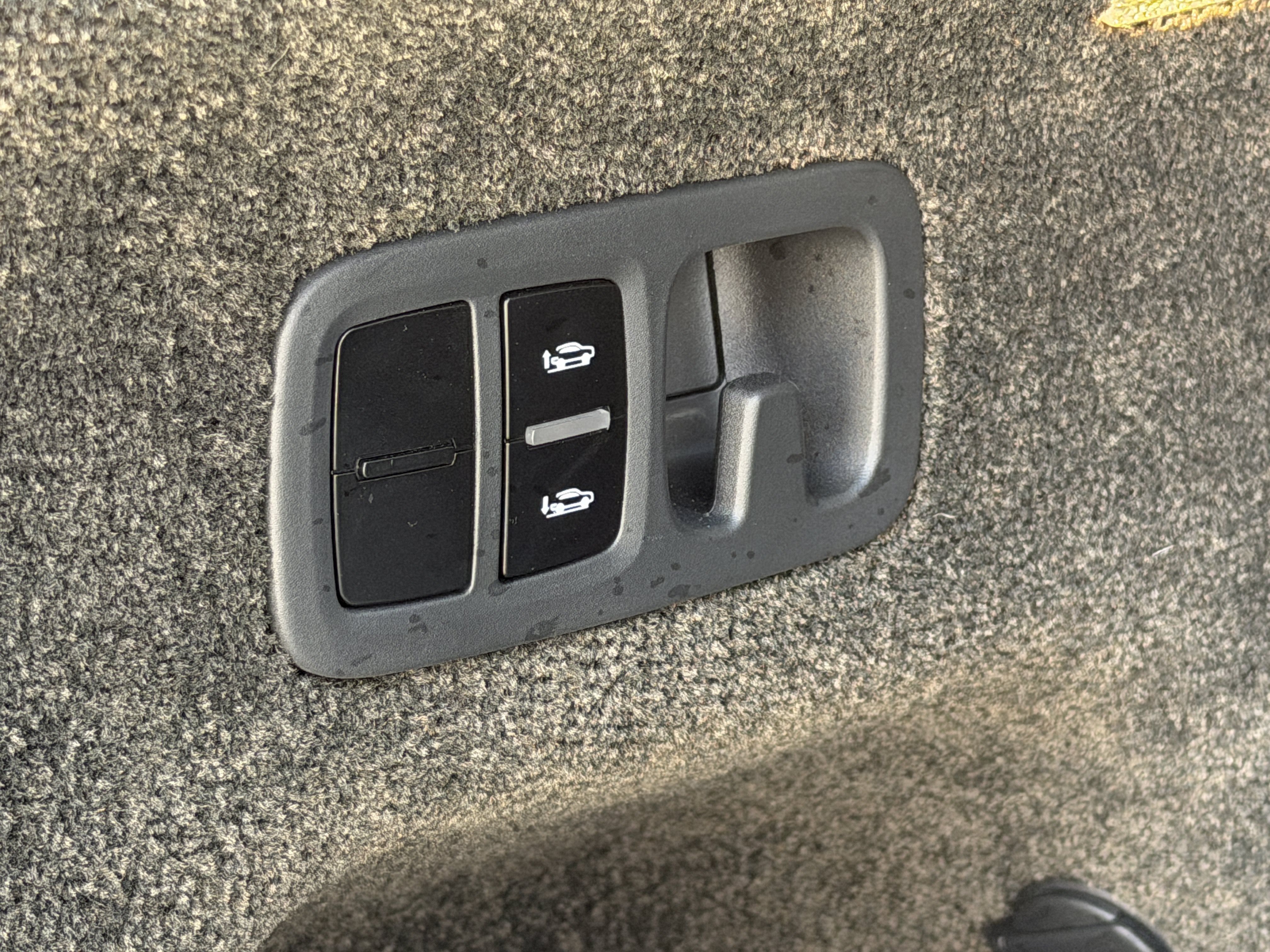 Used 2023 Black Bentley Azure image 36