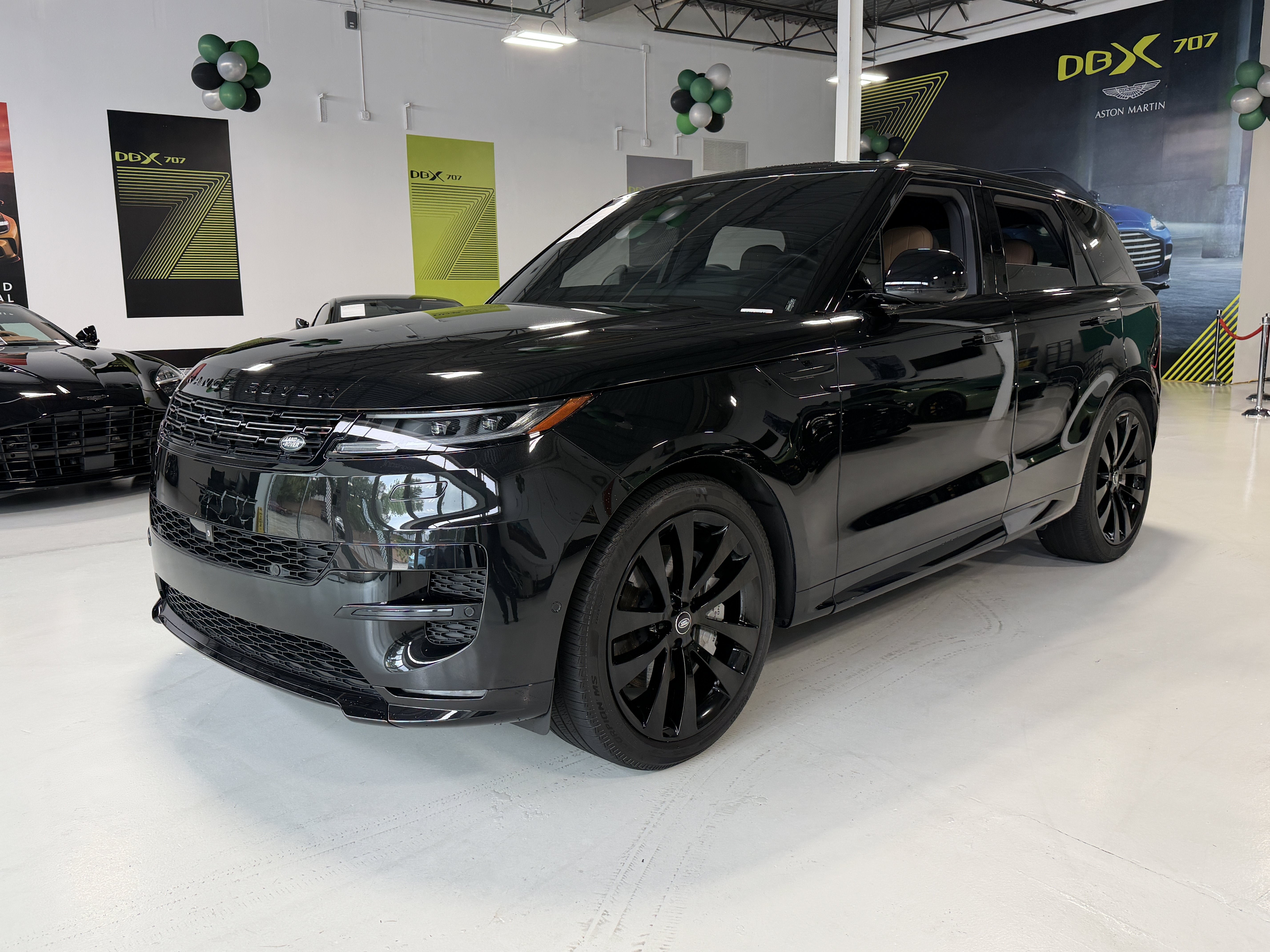 Used 2025 Santorini Black Metallic Land Rover Dynamic SE image 7