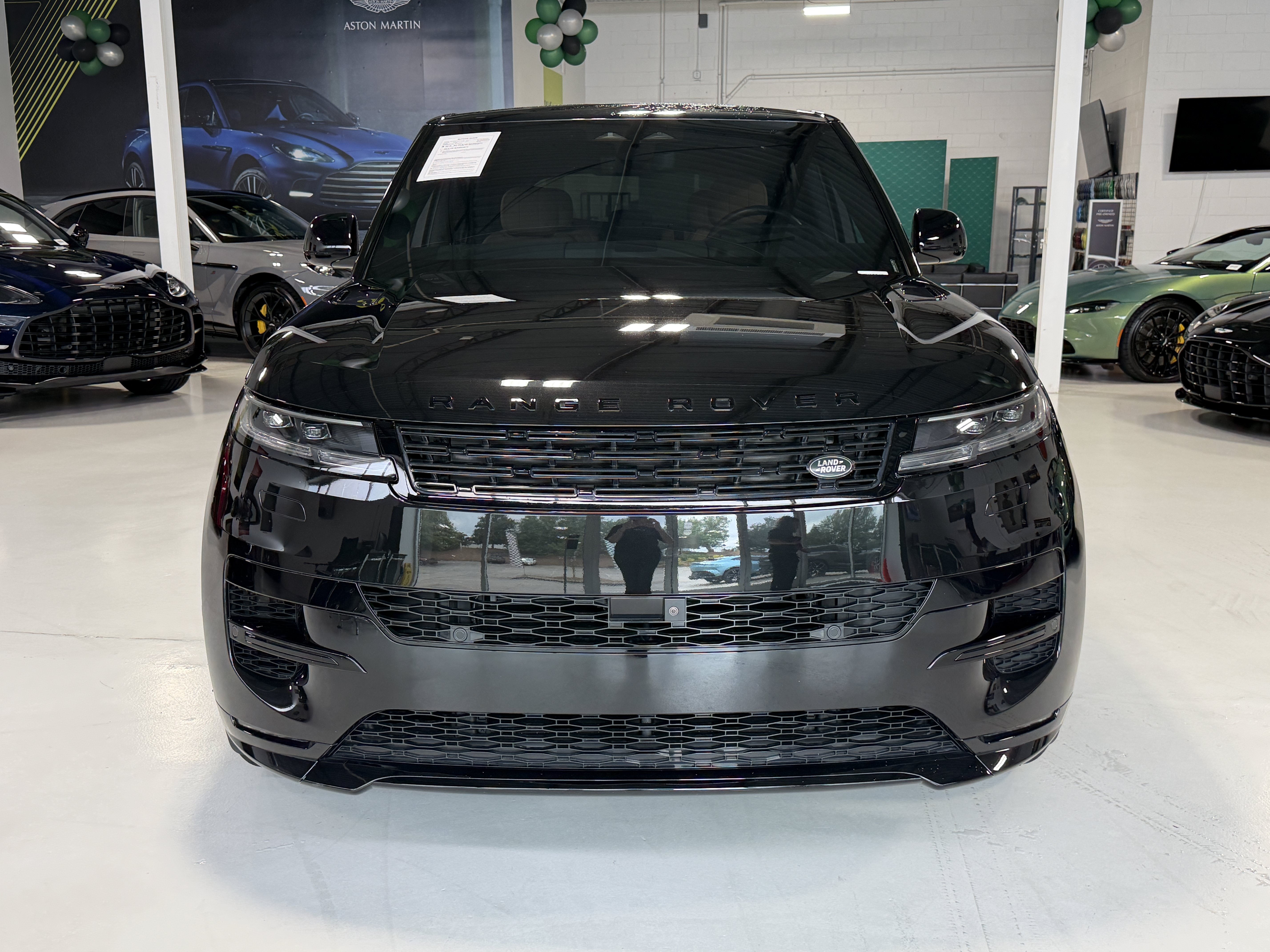 Used 2025 Santorini Black Metallic Land Rover Dynamic SE image 8