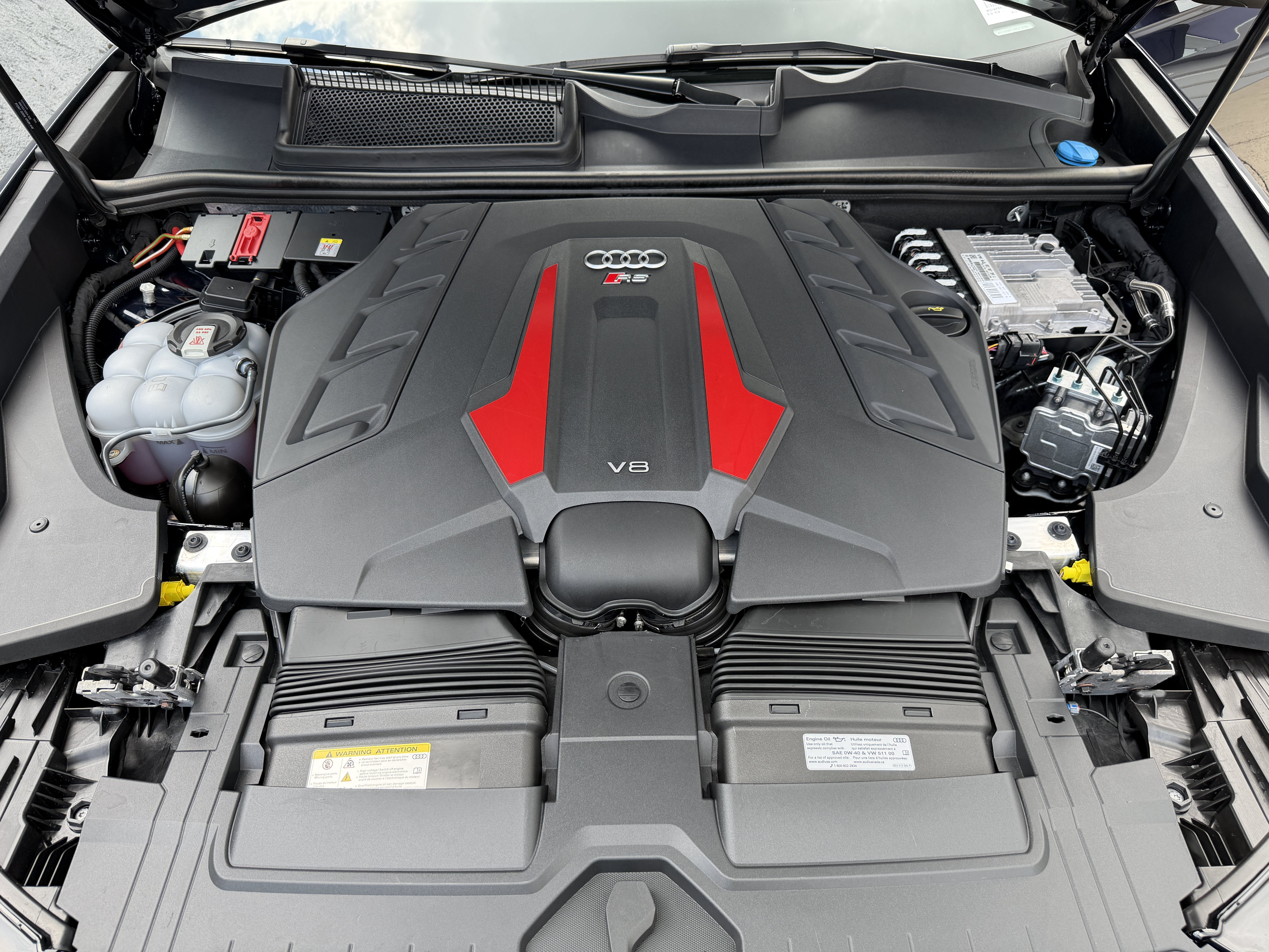Used 2024 Navarra Blue Metallic Audi  image 9