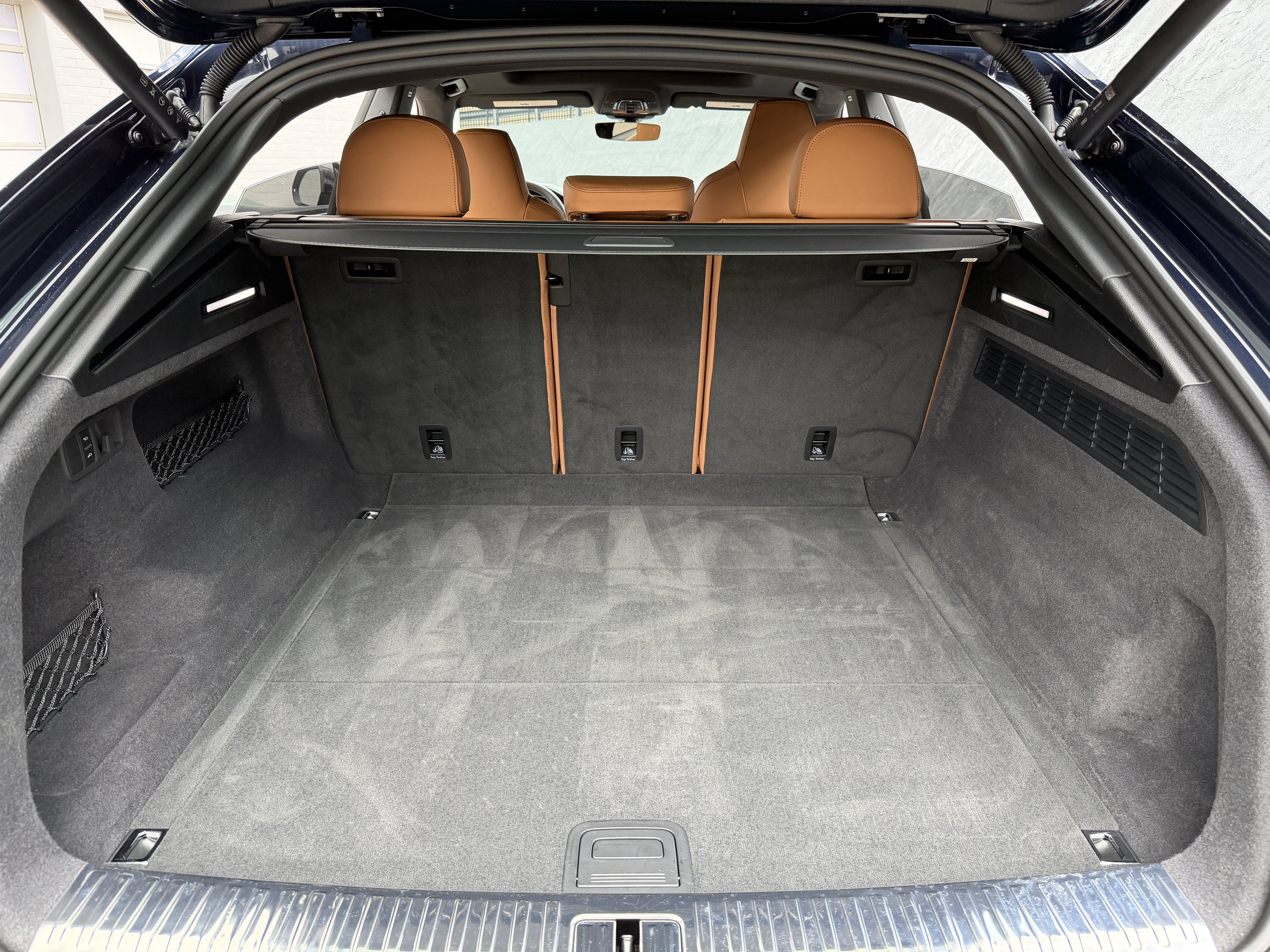 Used 2024 Navarra Blue Metallic Audi  image 38