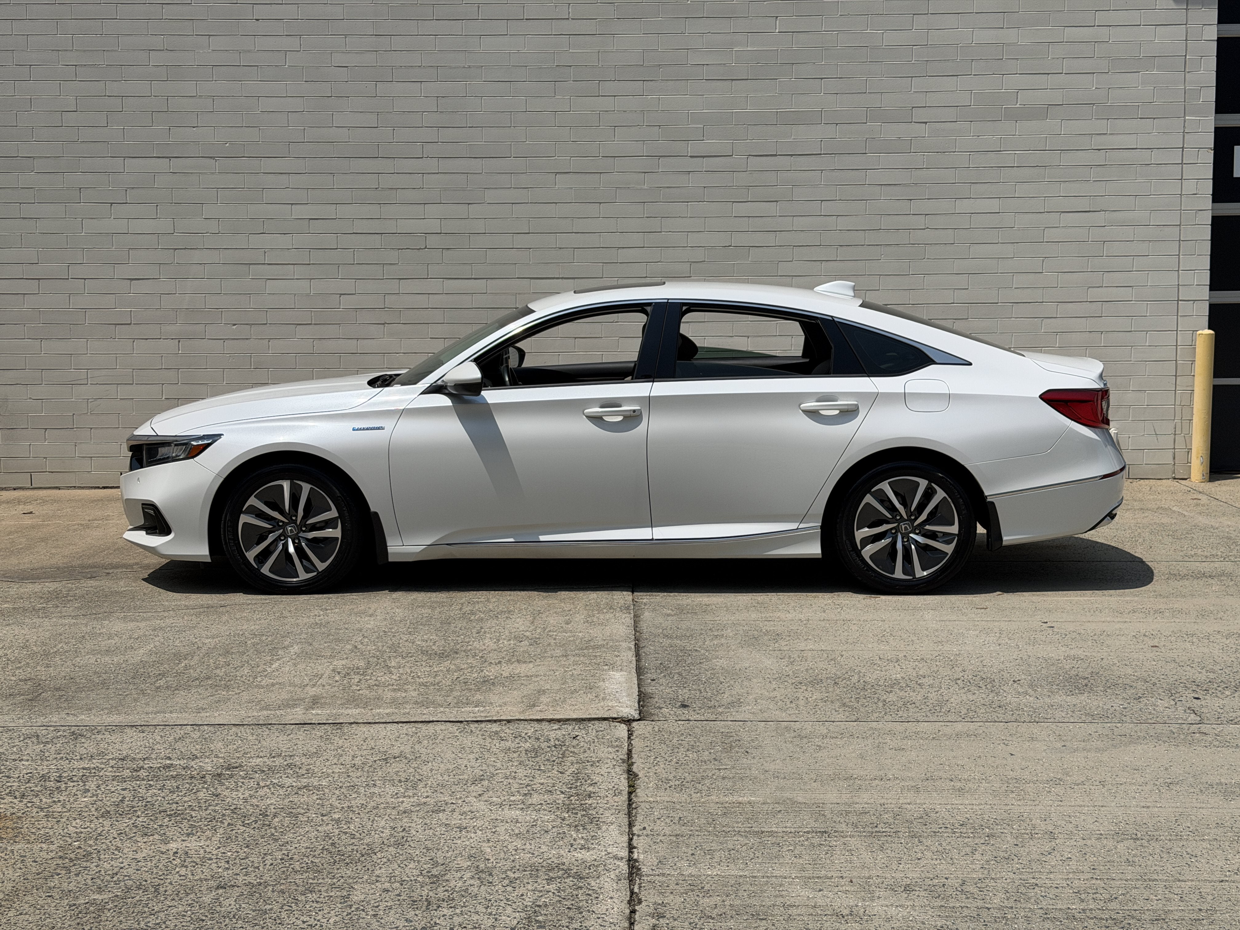 Used 2021 White Honda EX-L image 6