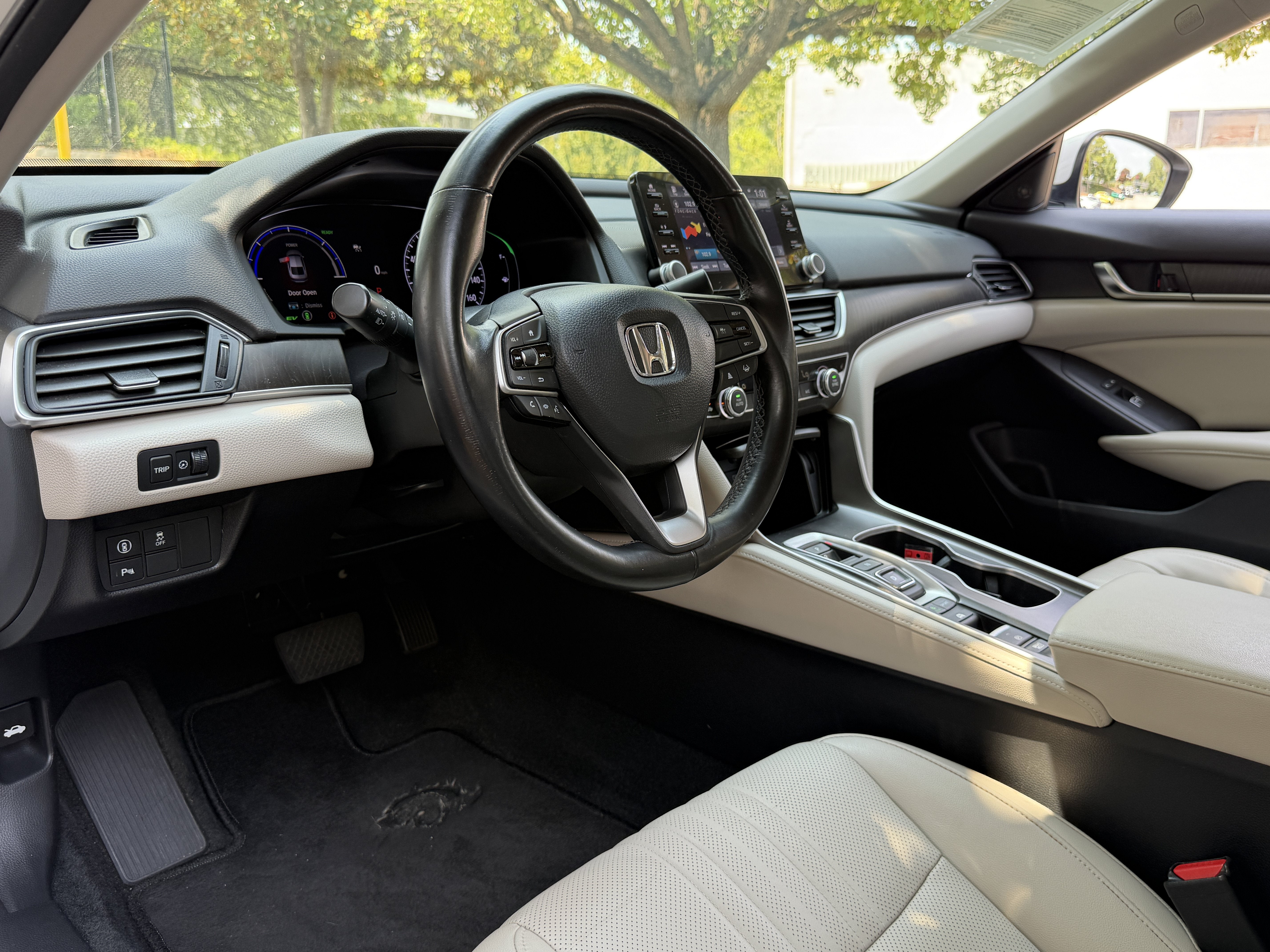 Used 2021 White Honda EX-L image 12