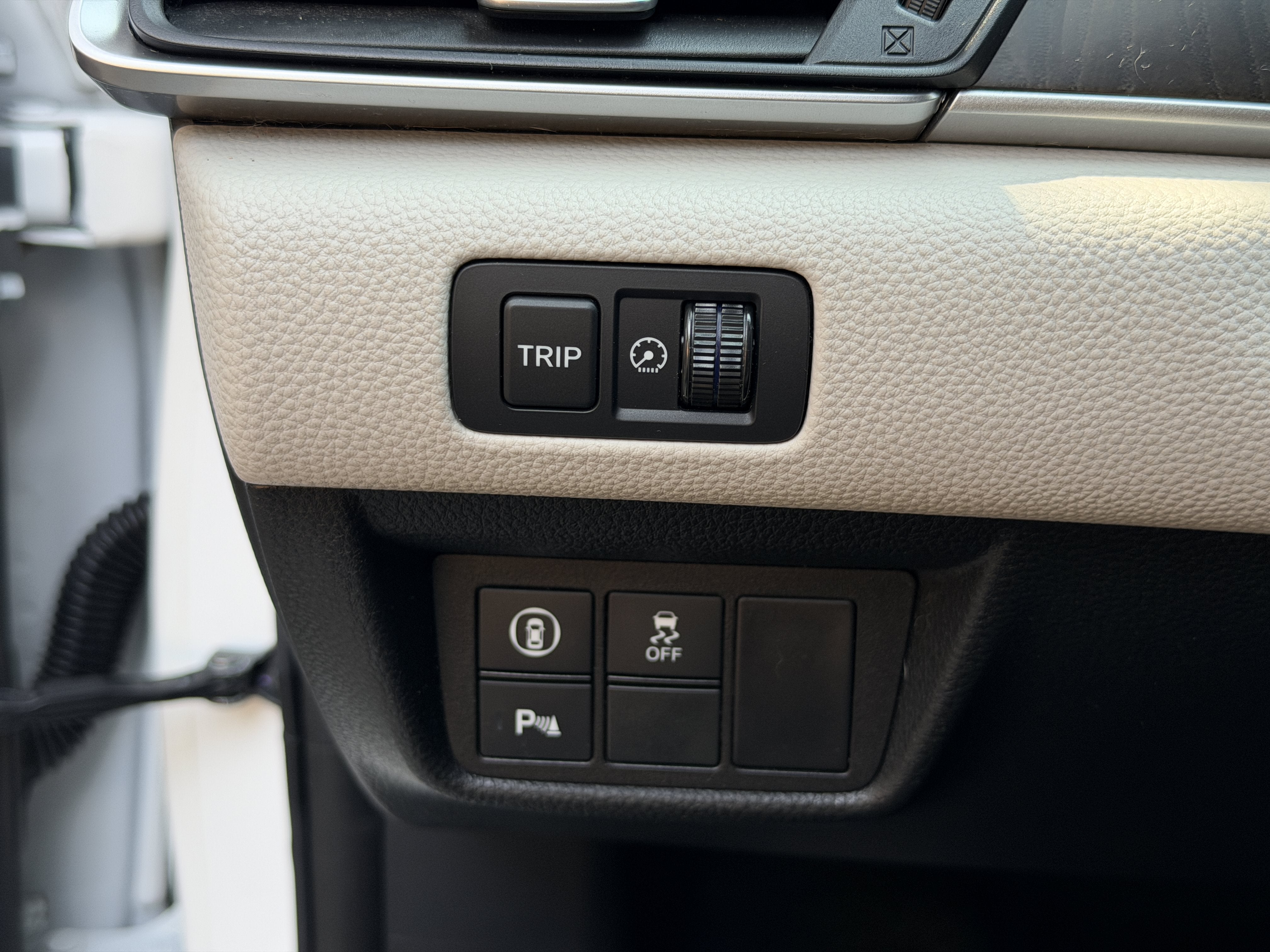 Used 2021 White Honda EX-L image 16