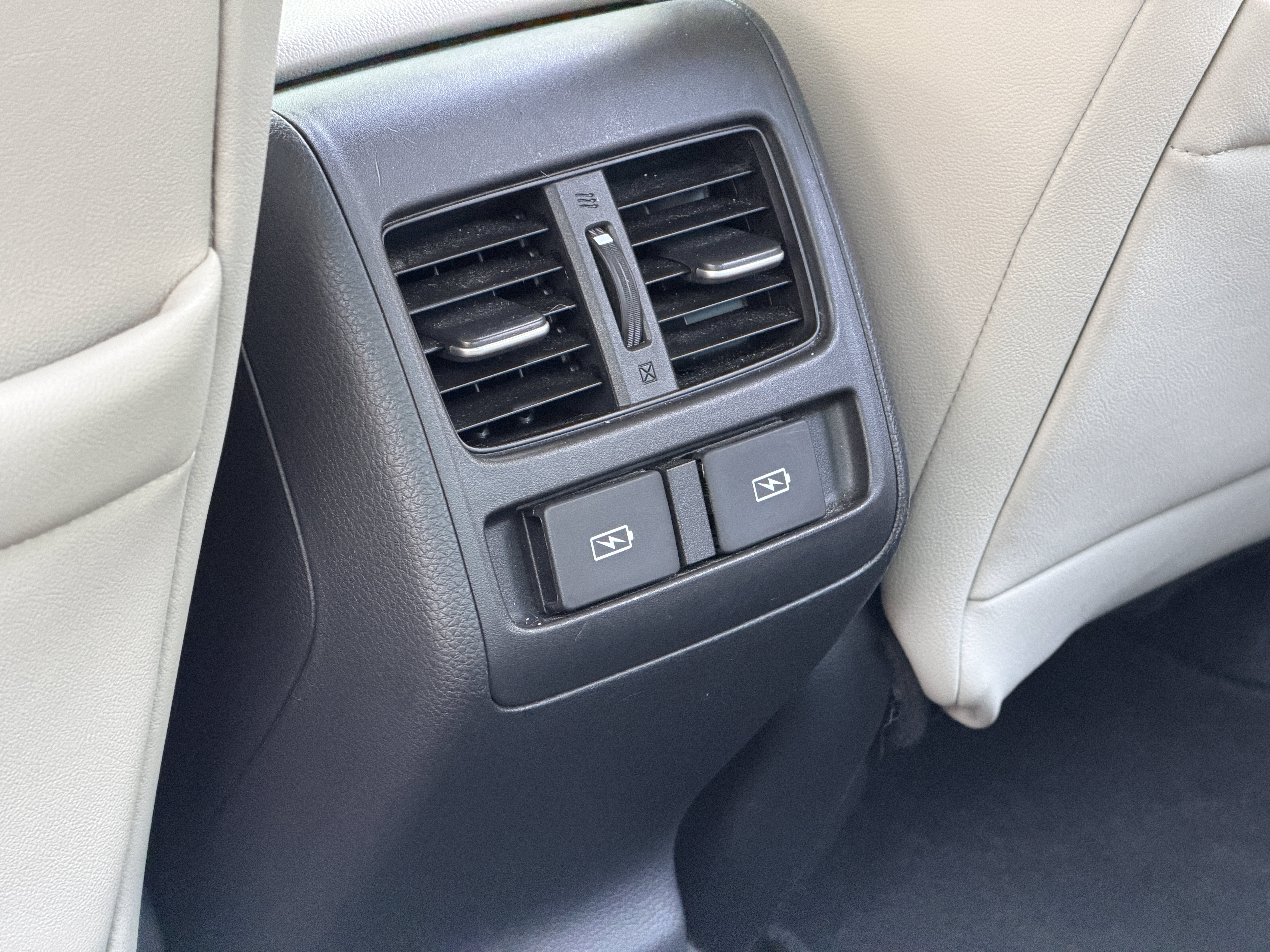 Used 2021 White Honda EX-L image 32