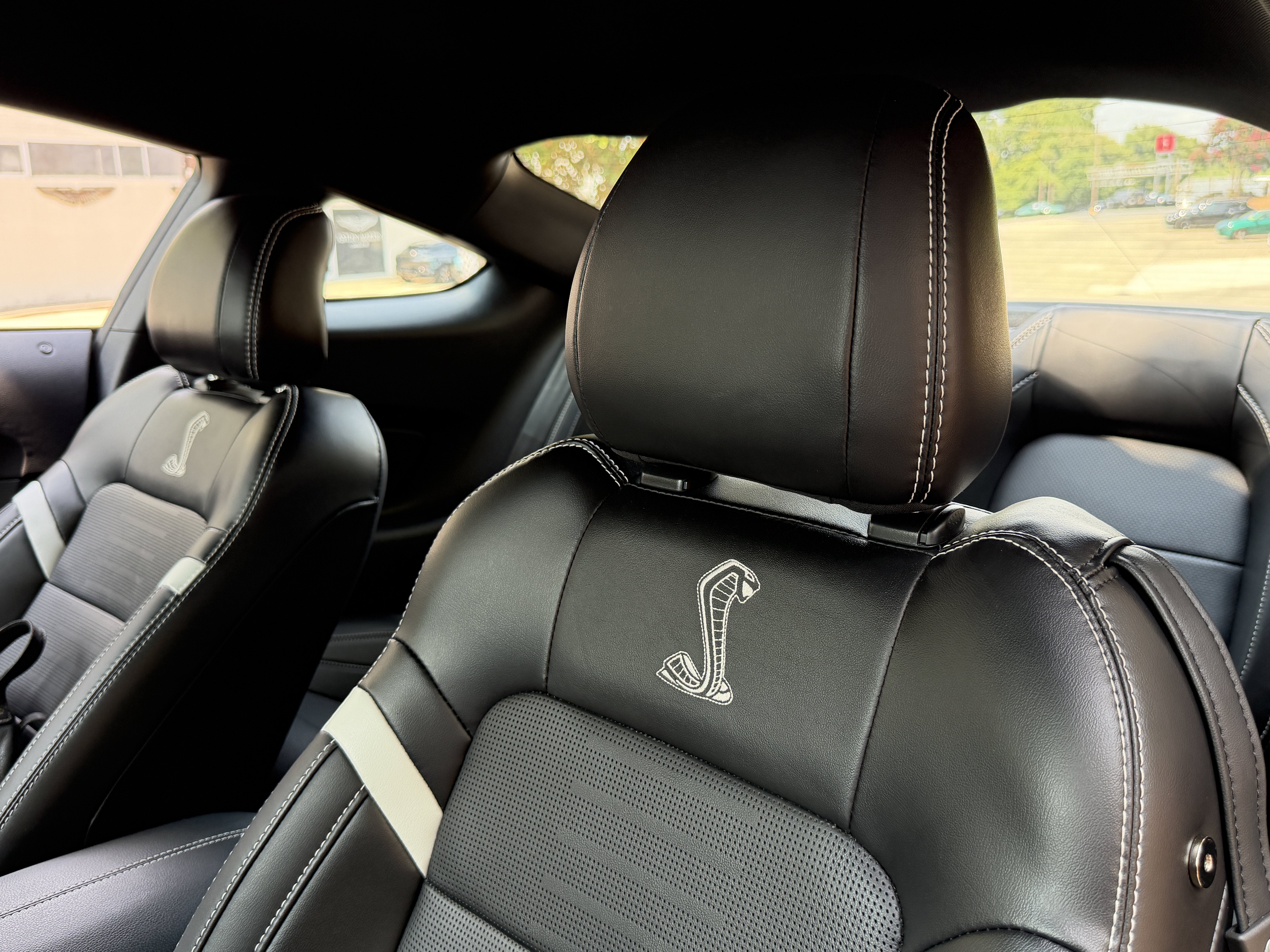 Used 2020 Shadow Black Ford Shelby GT500 image 29