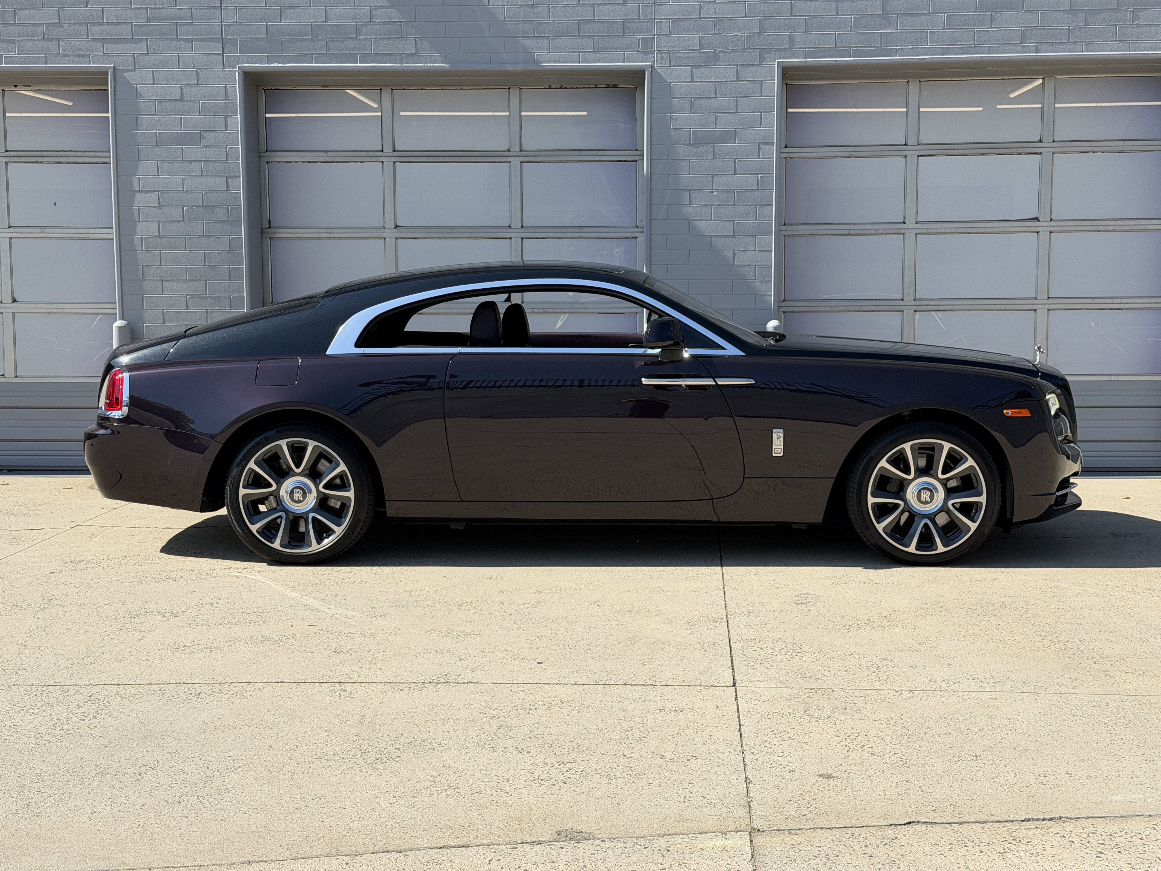 Used 2018 Twilight Purple Rolls-Royce  image 2