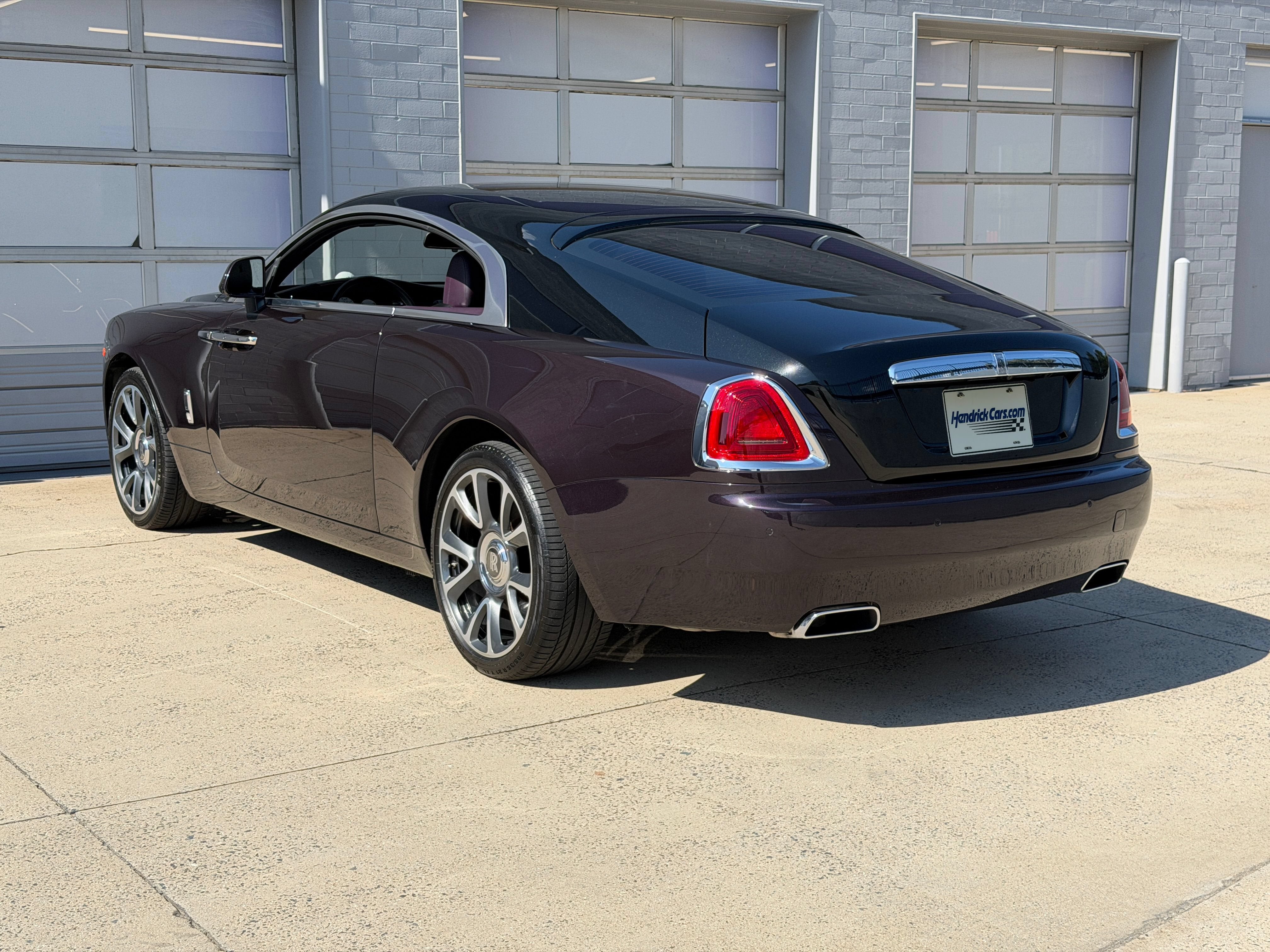 Used 2018 Twilight Purple Rolls-Royce  image 5