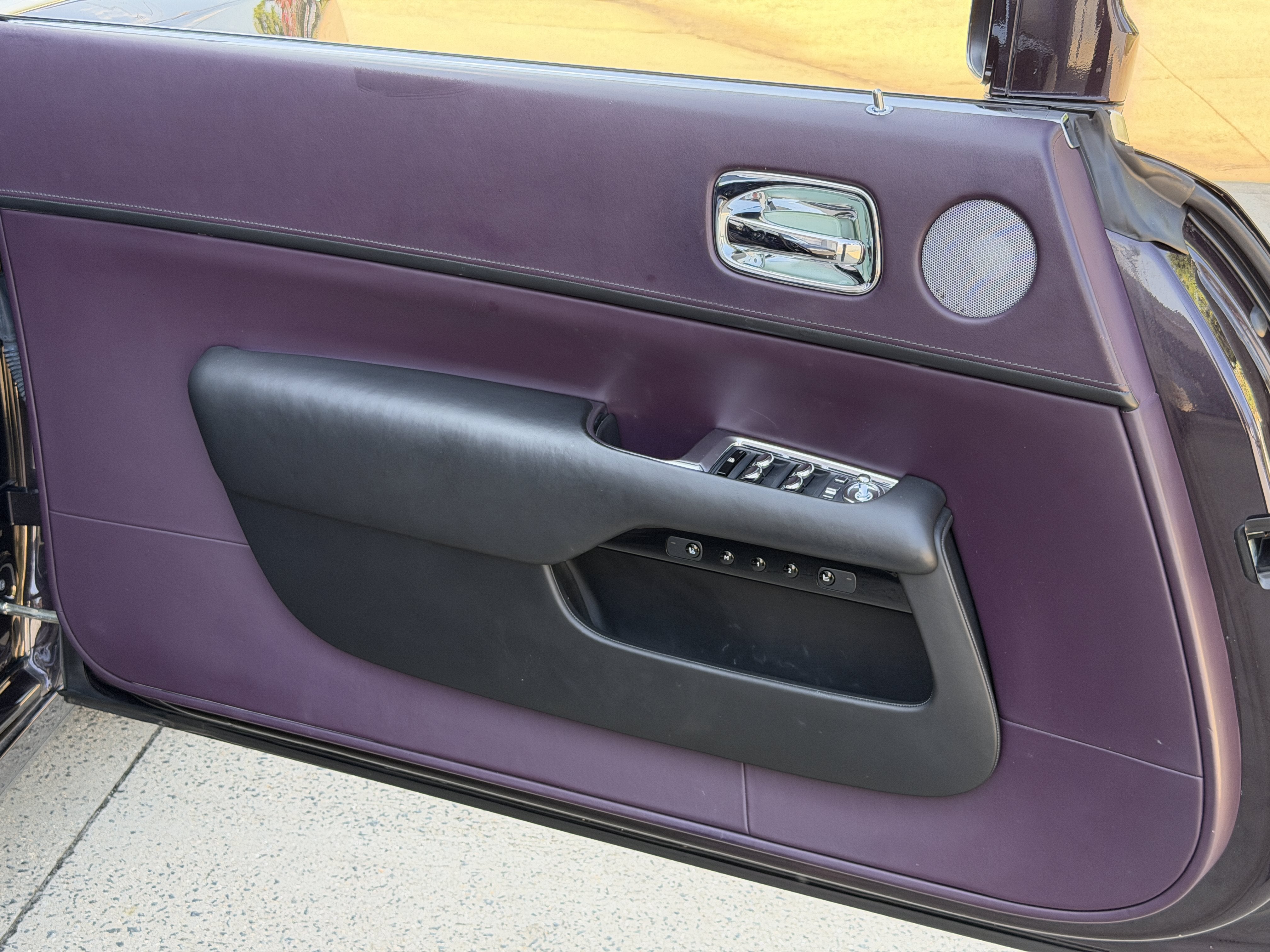 Used 2018 Twilight Purple Rolls-Royce  image 13