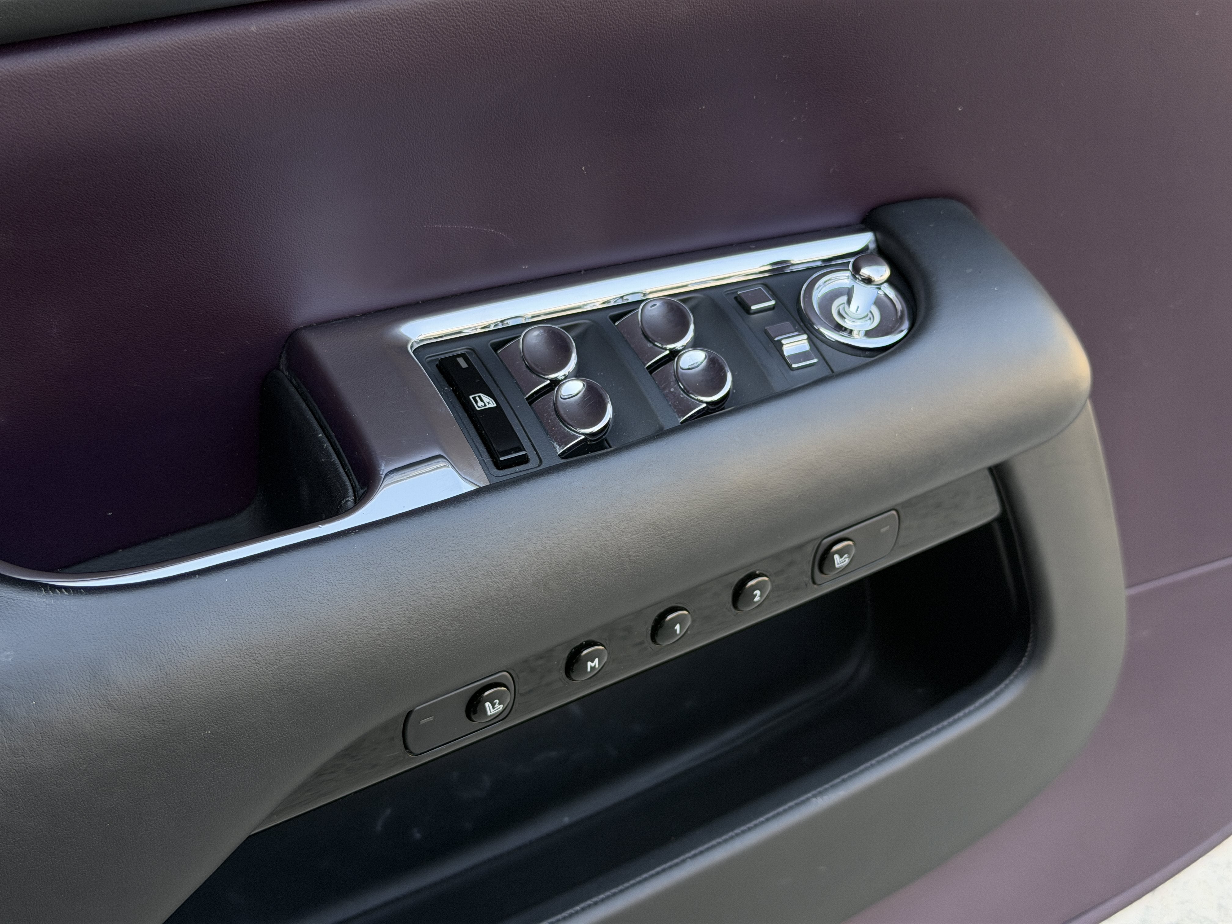 Used 2018 Twilight Purple Rolls-Royce  image 14