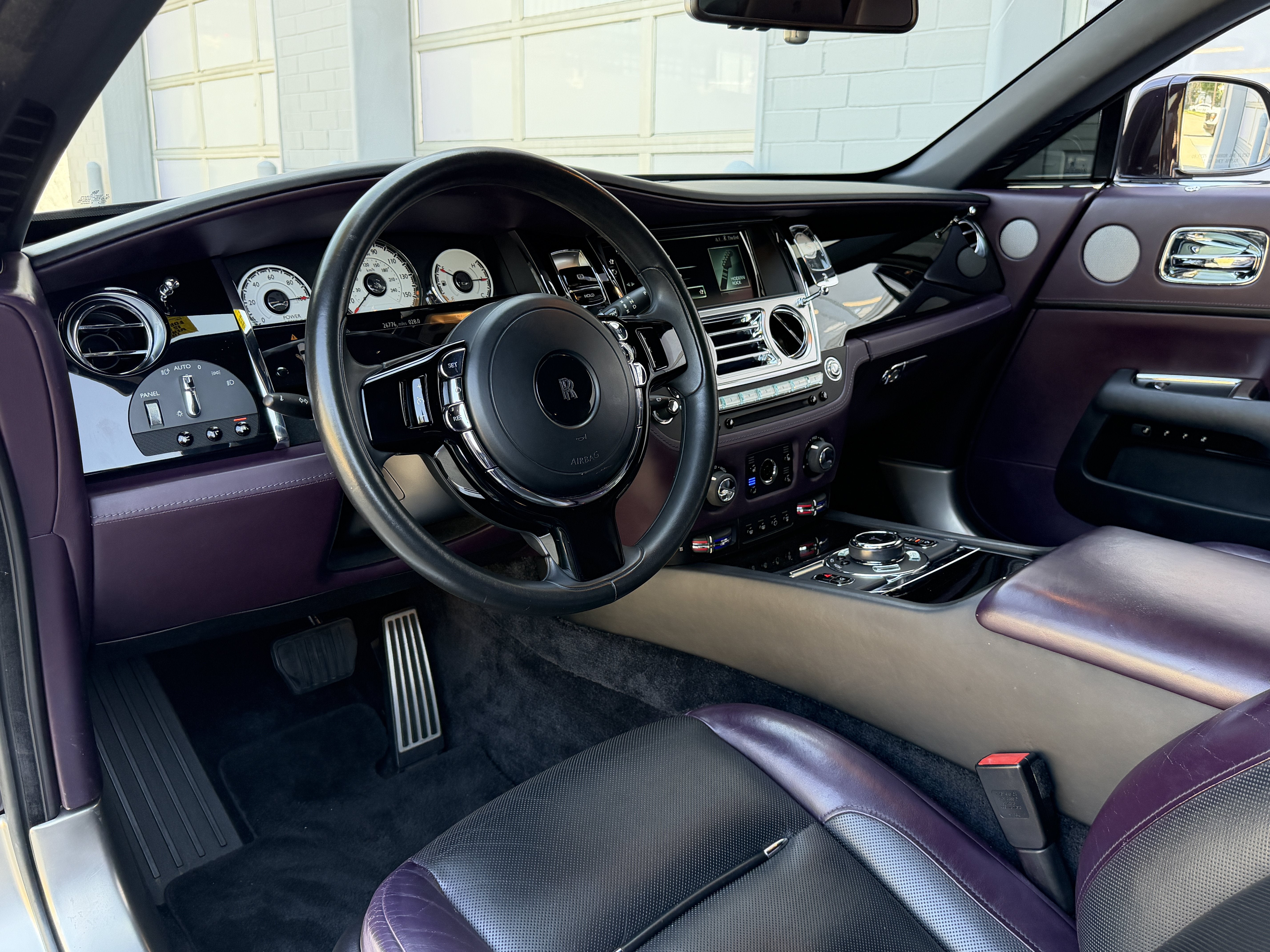 Used 2018 Twilight Purple Rolls-Royce  image 16