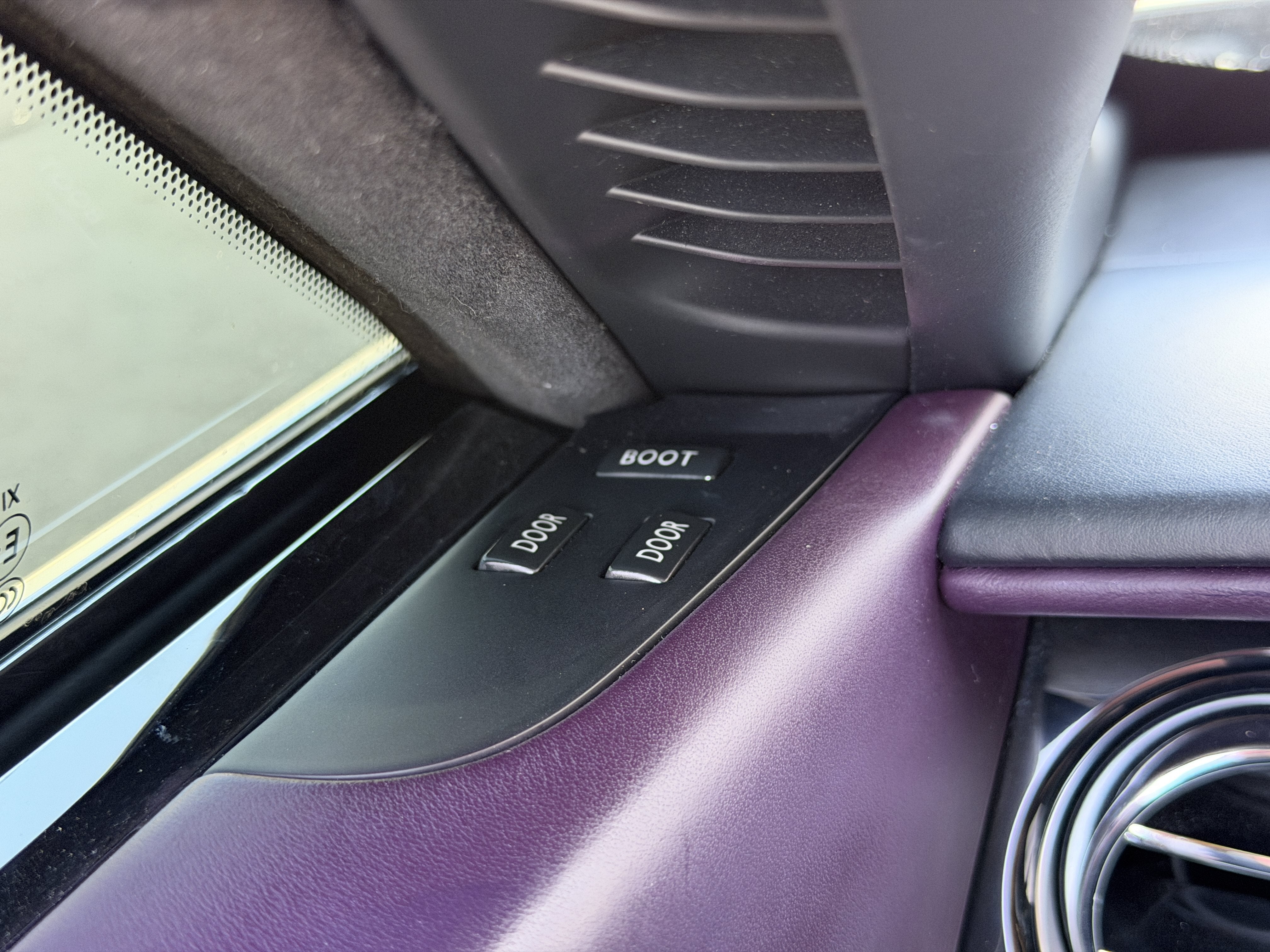 Used 2018 Twilight Purple Rolls-Royce  image 19