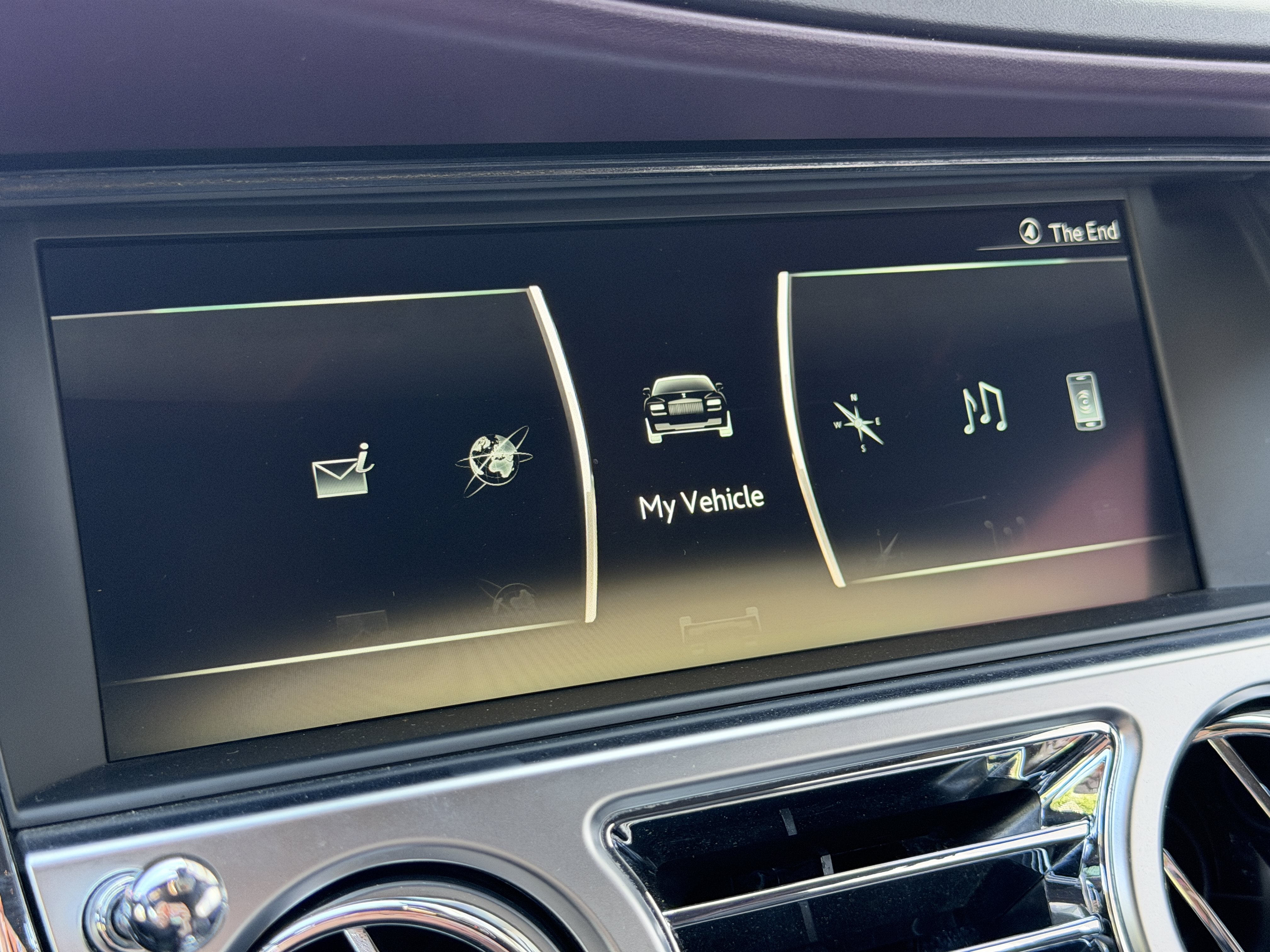 Used 2018 Twilight Purple Rolls-Royce  image 26