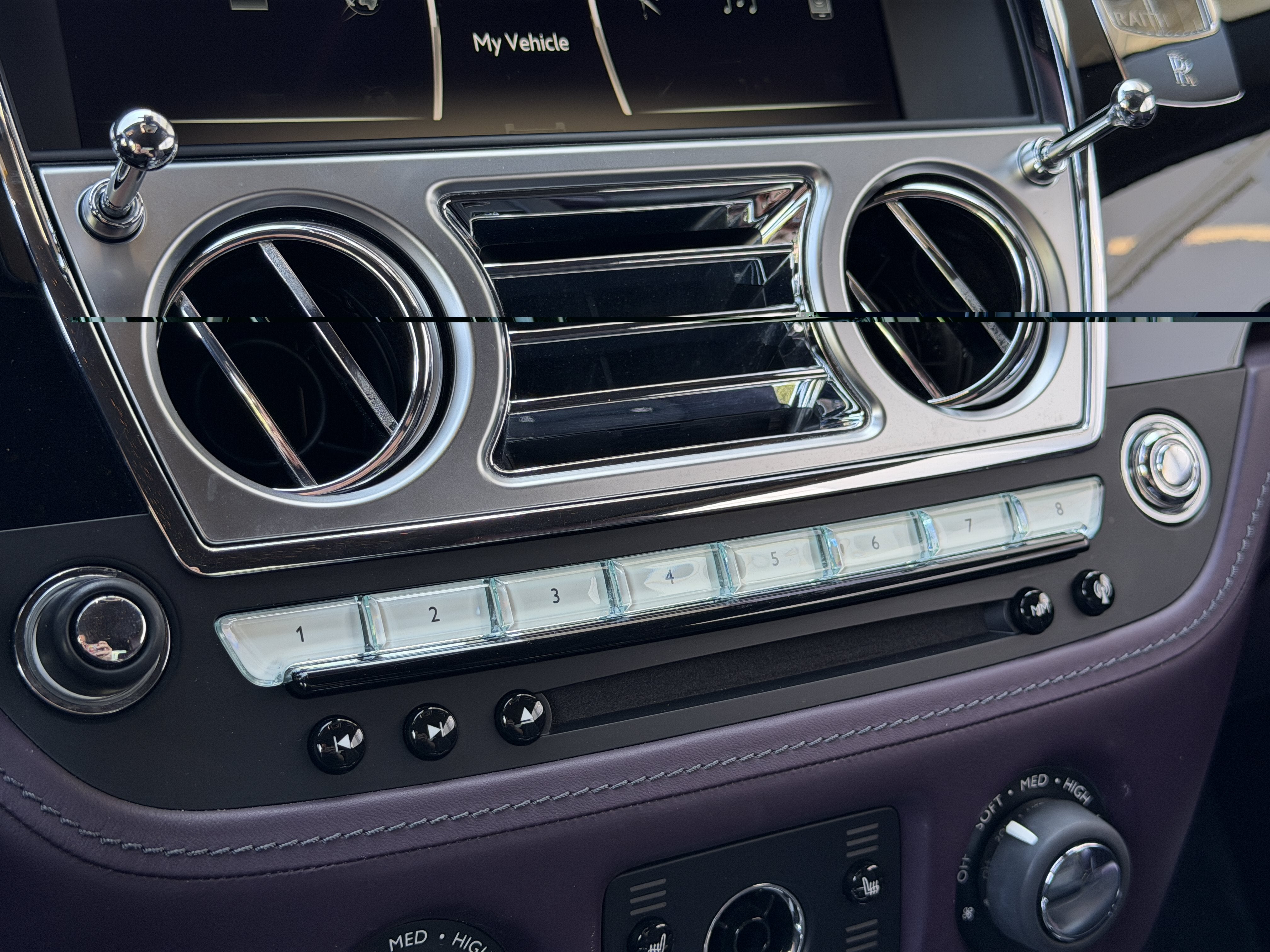 Used 2018 Twilight Purple Rolls-Royce  image 27