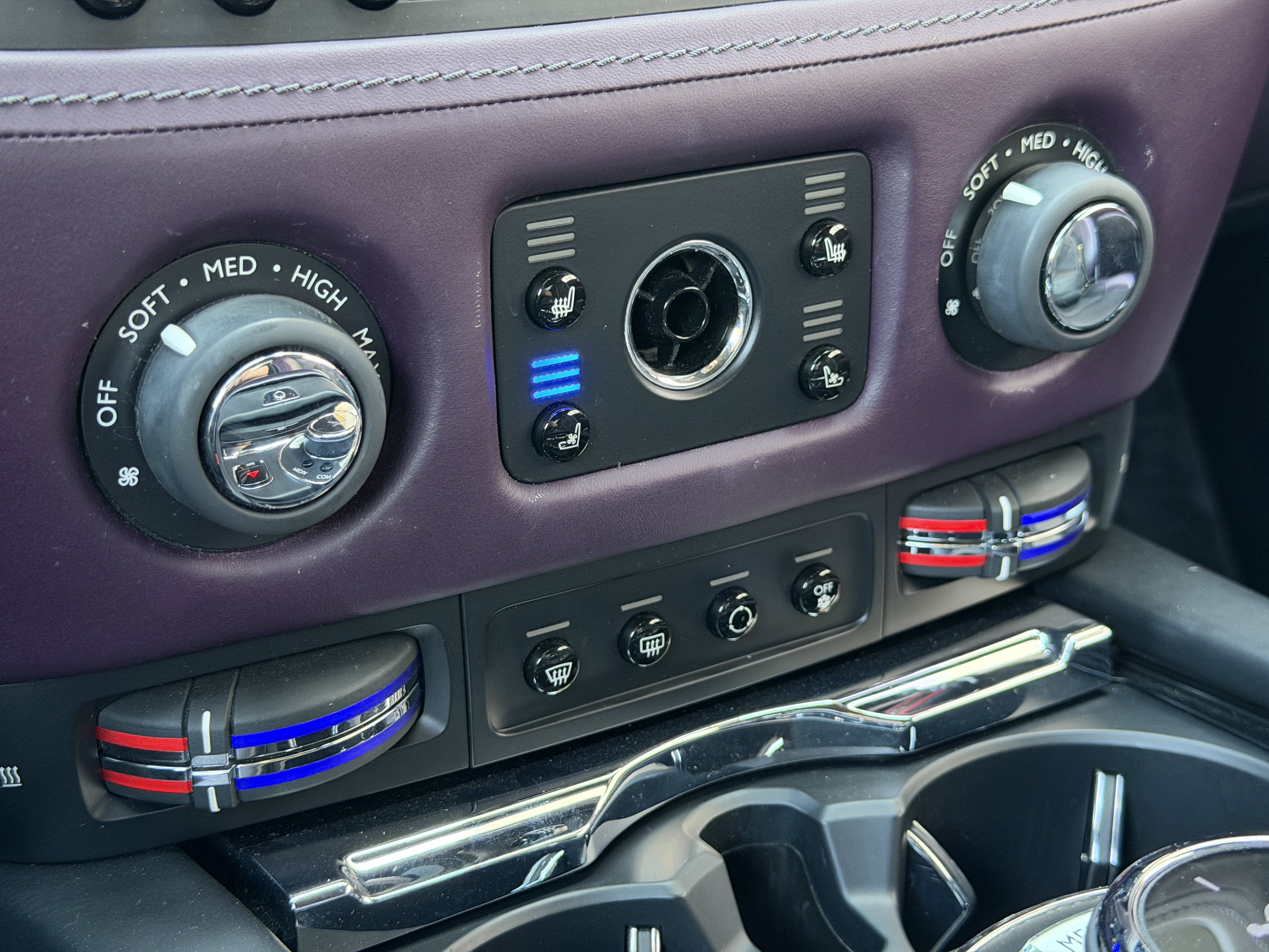 Used 2018 Twilight Purple Rolls-Royce  image 28