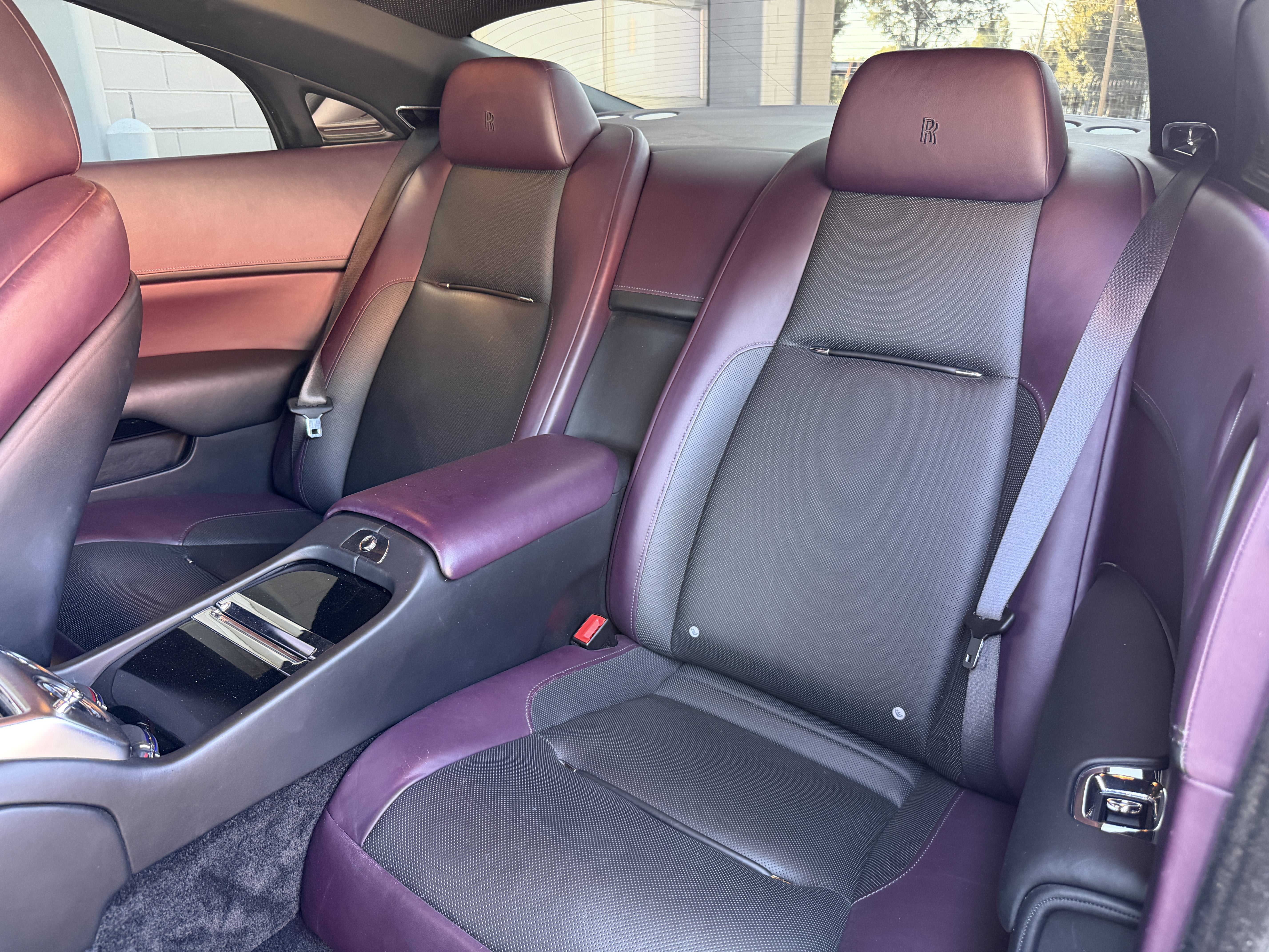 Used 2018 Twilight Purple Rolls-Royce  image 37