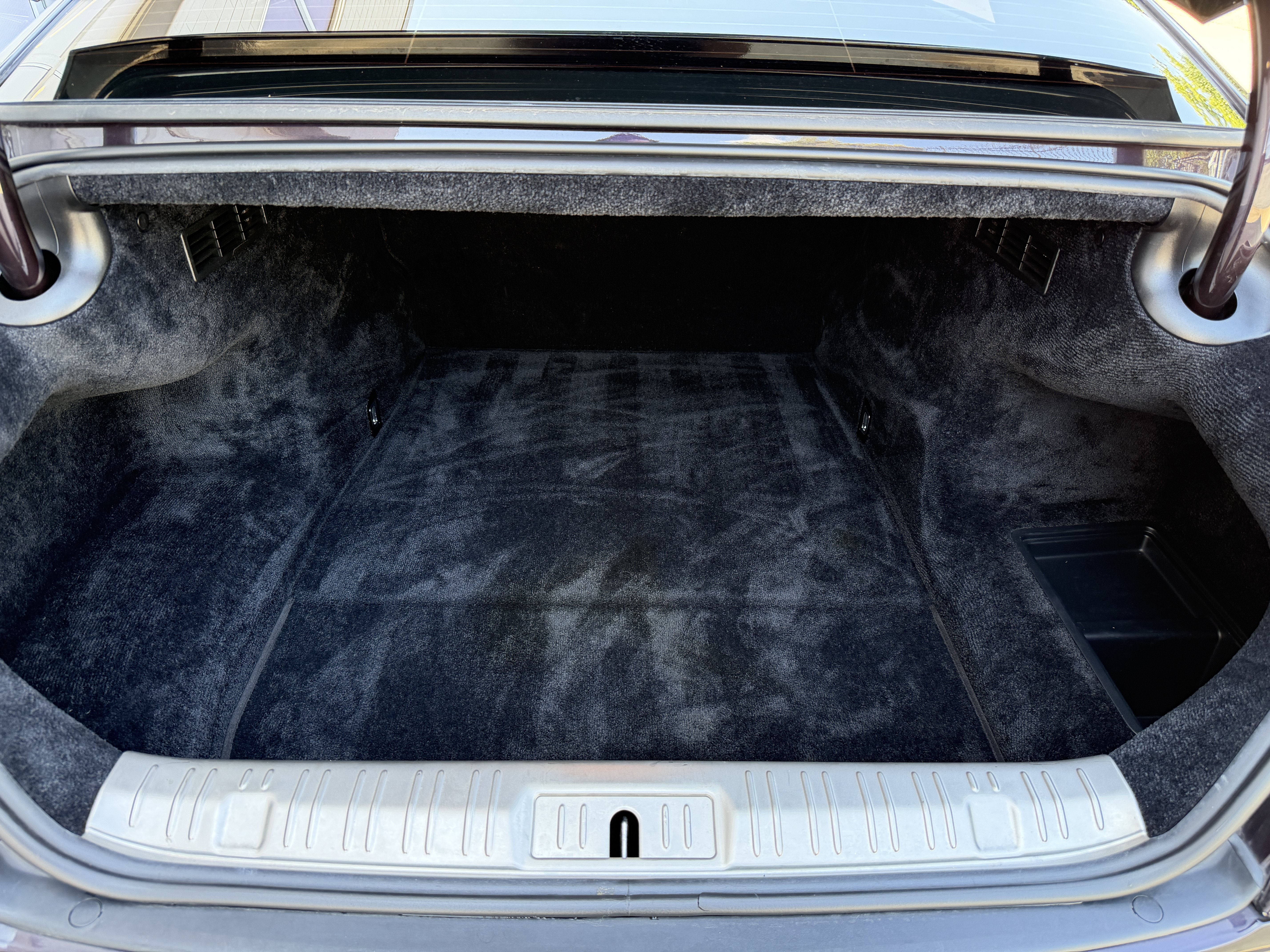 Used 2018 Twilight Purple Rolls-Royce  image 40