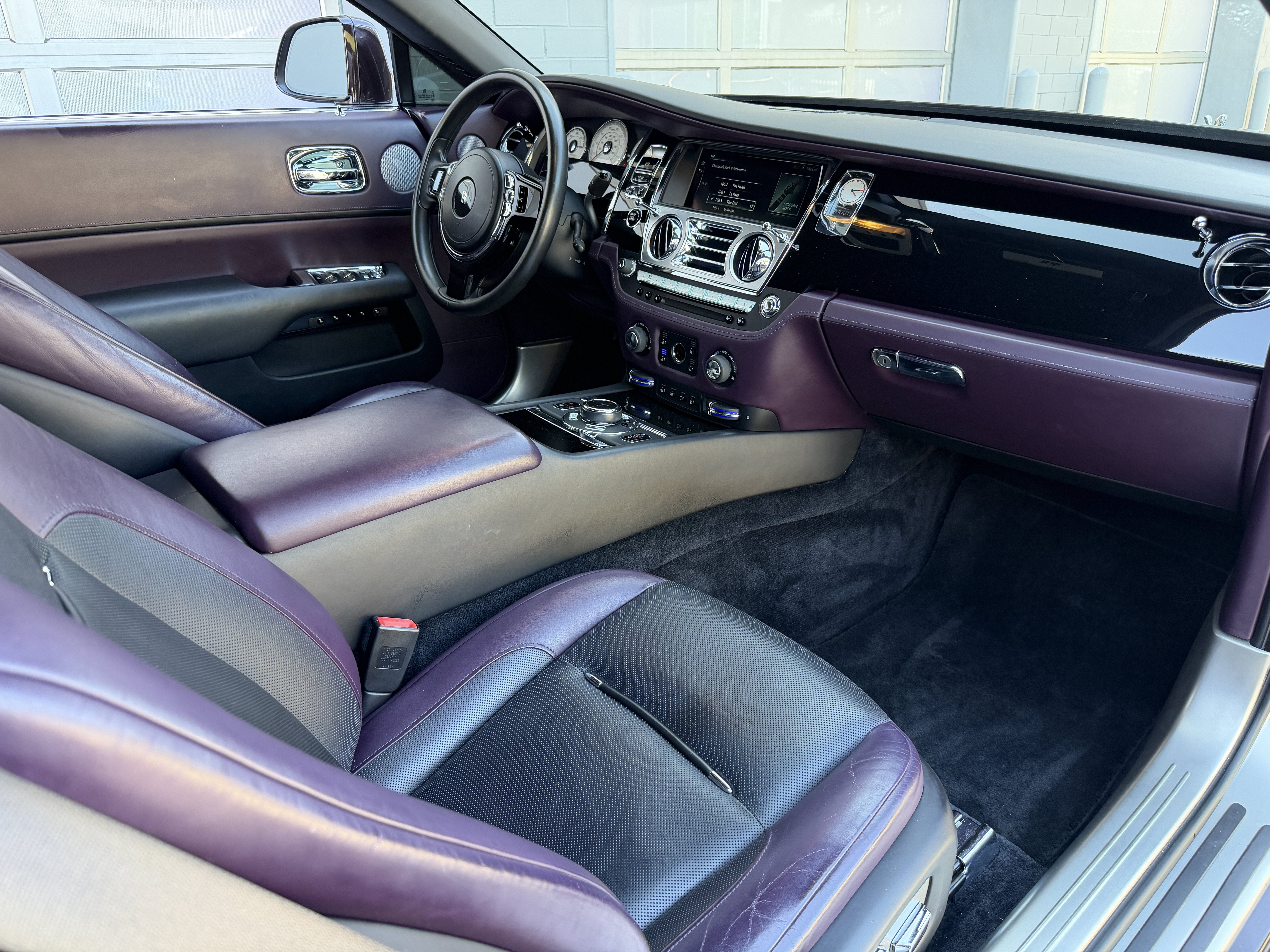 Used 2018 Twilight Purple Rolls-Royce  image 43