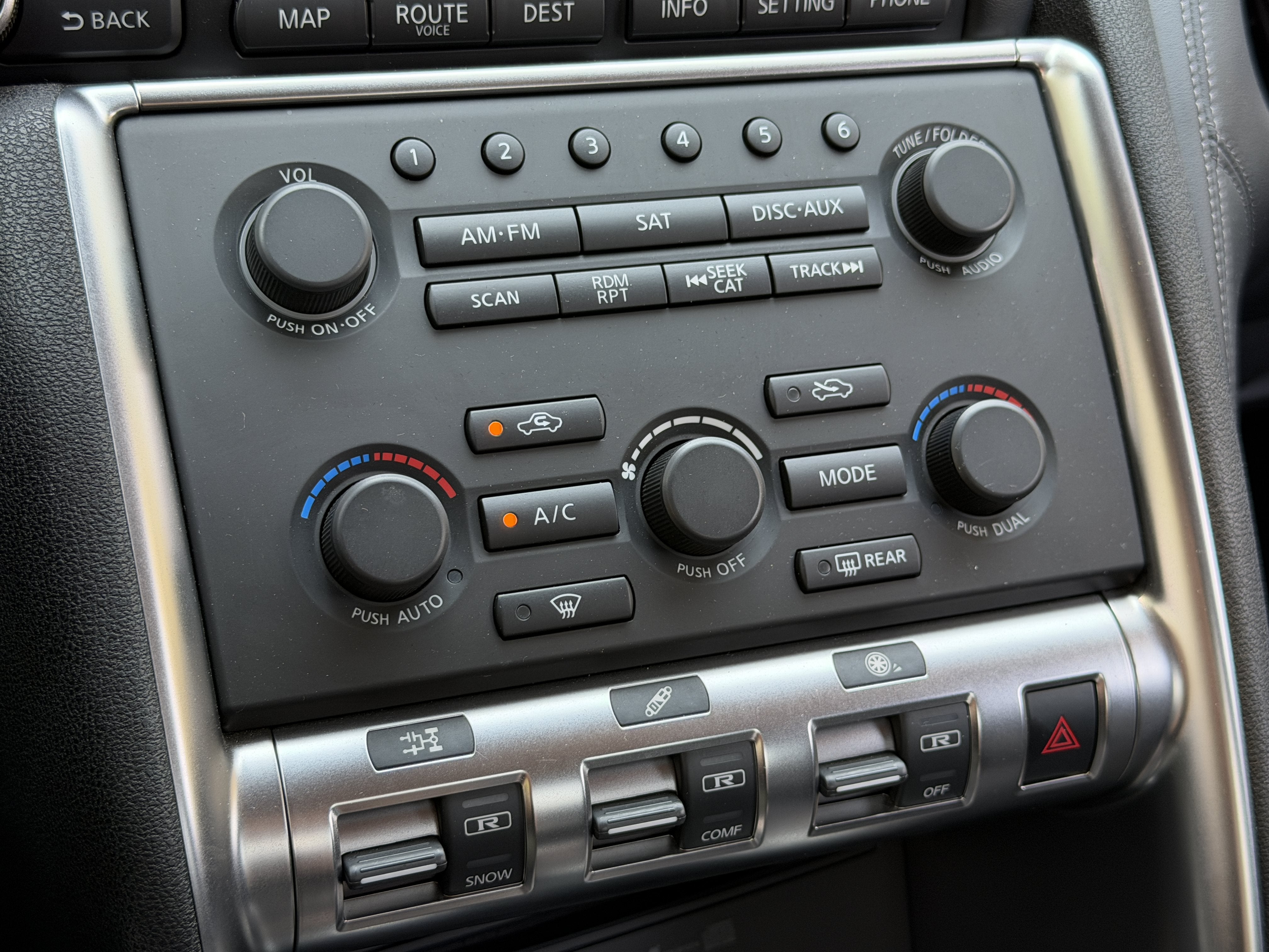 Used 2010 Solid Red Nissan Premium image 27