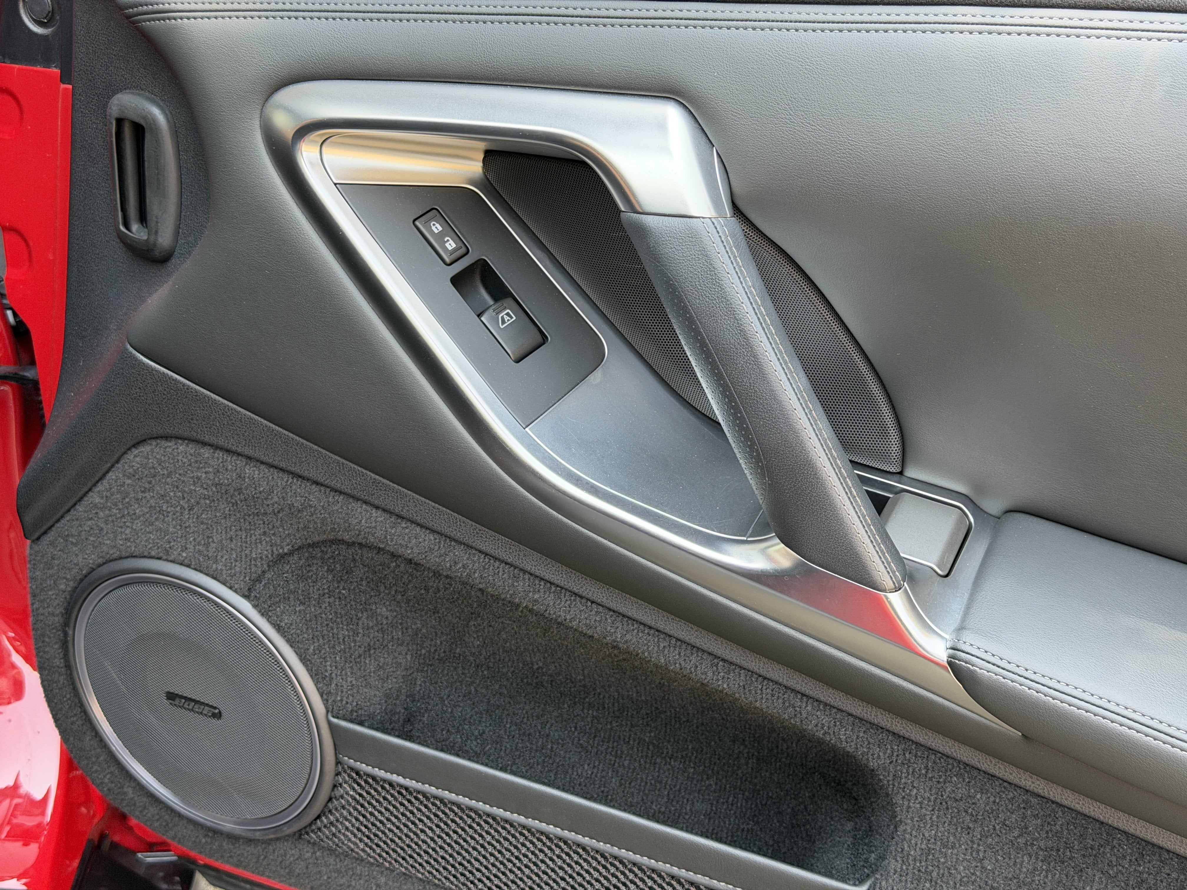 Used 2010 Solid Red Nissan Premium image 36
