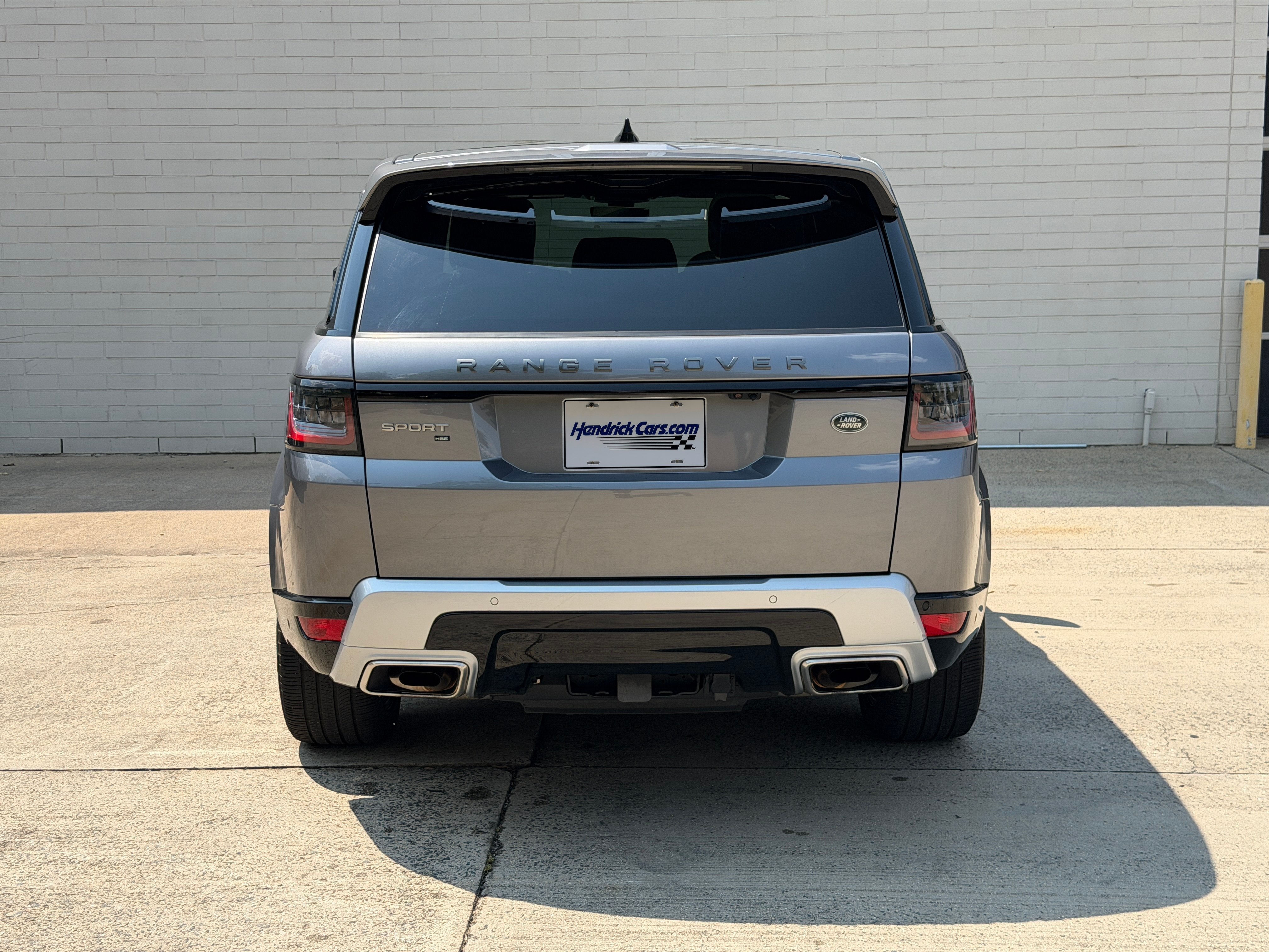 Used 2022 Silver Land Rover HSE Silver Edition image 4