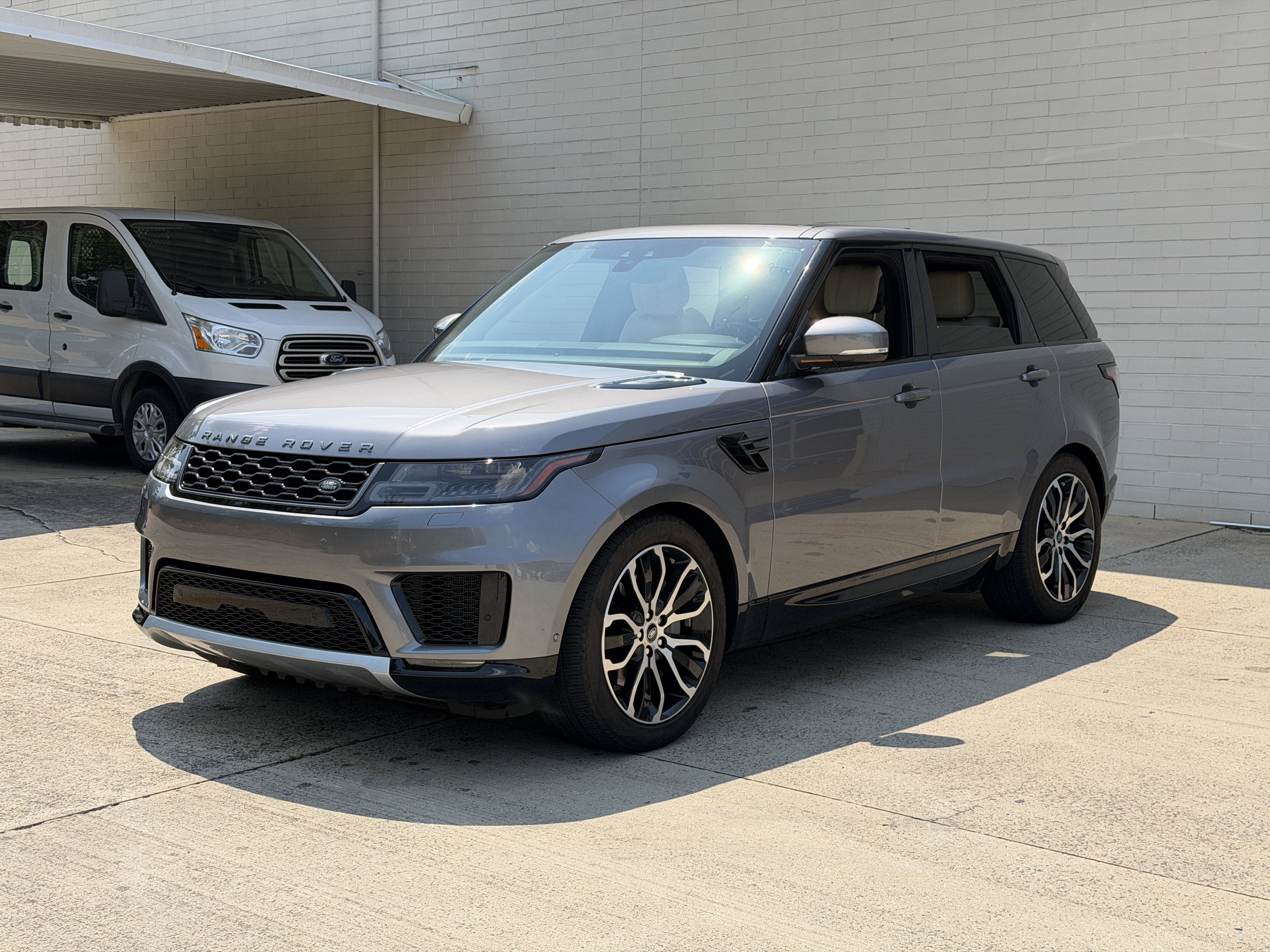 Used 2022 Silver Land Rover HSE Silver Edition image 7