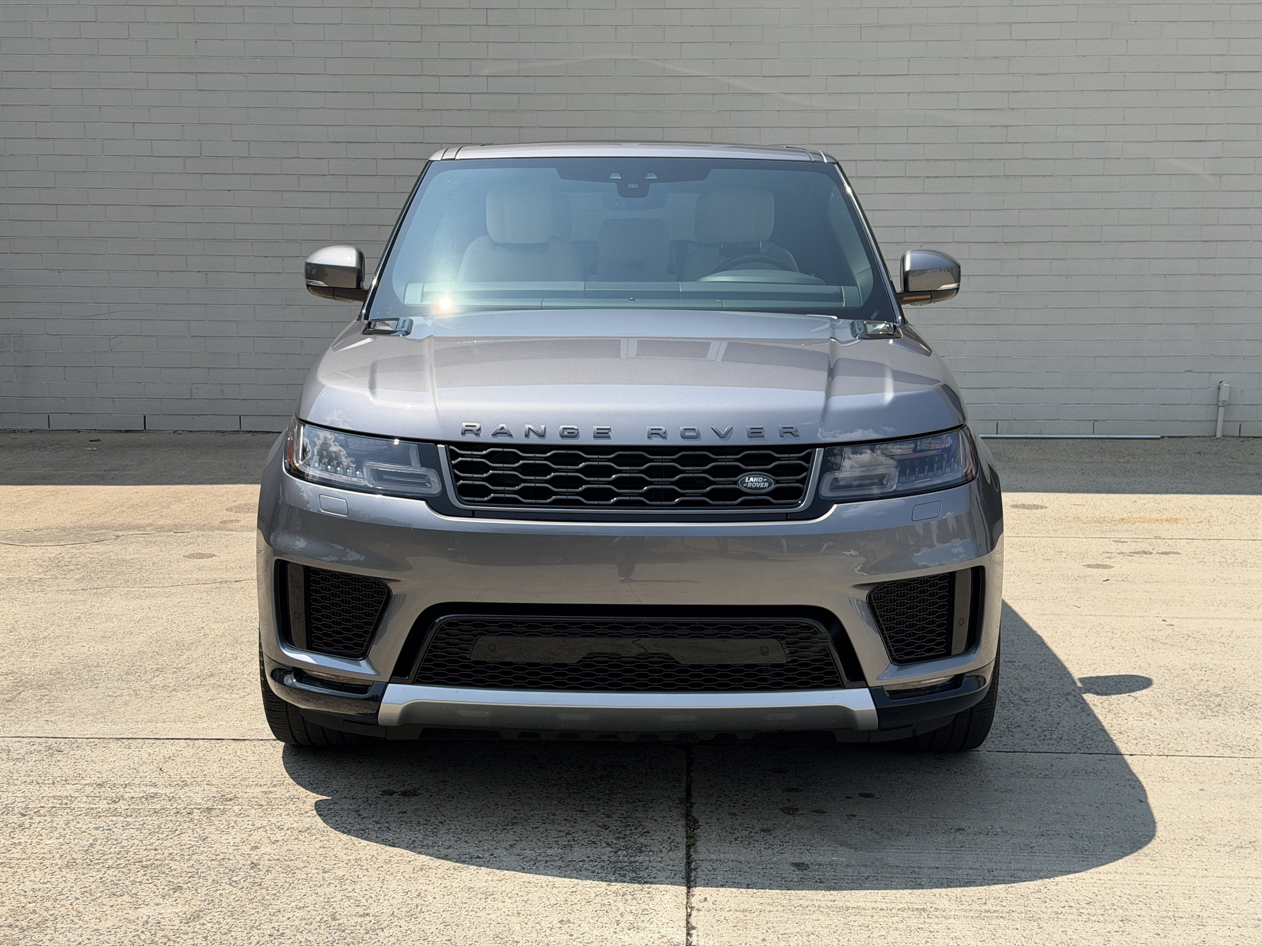 Used 2022 Silver Land Rover HSE Silver Edition image 8