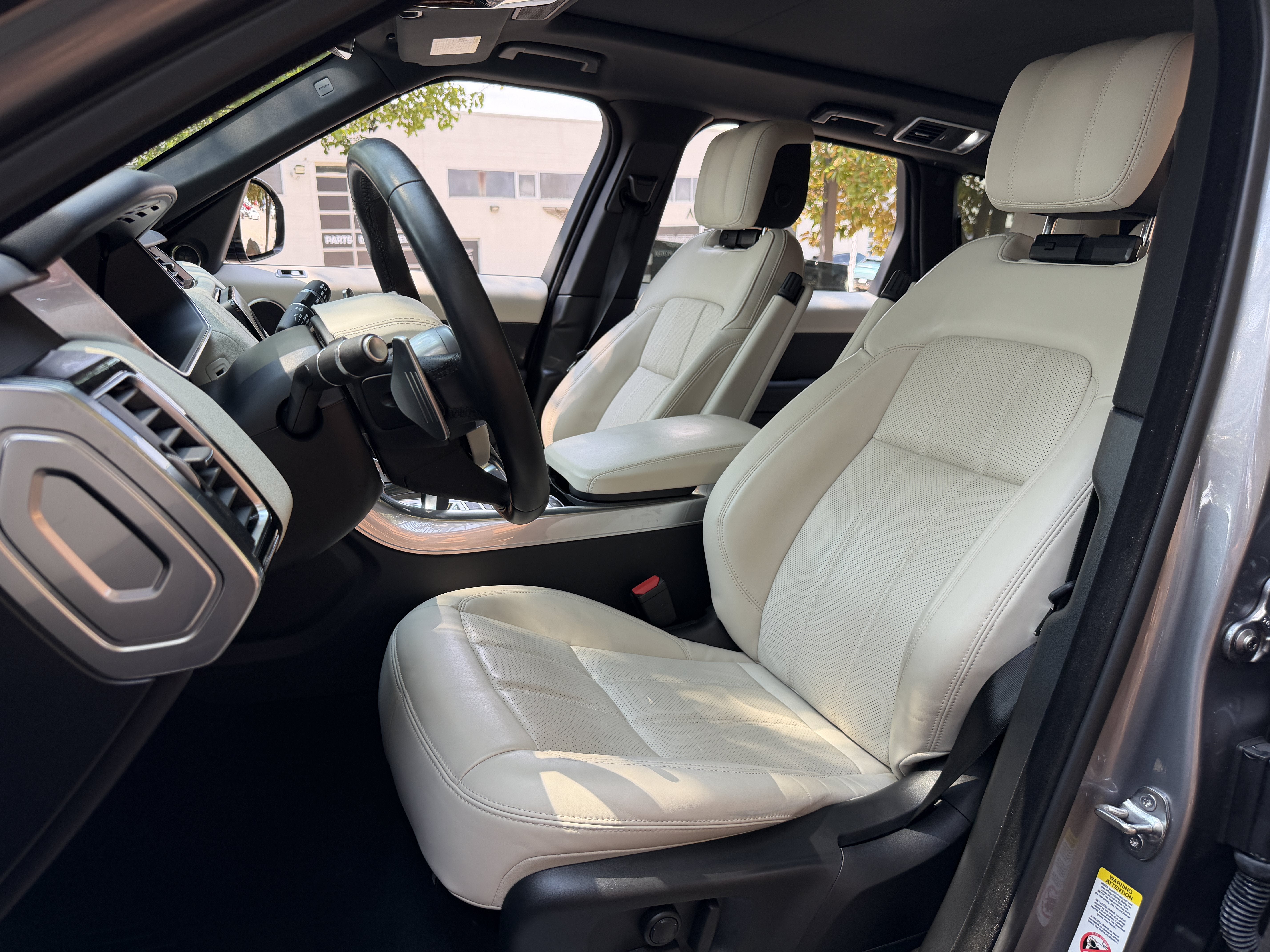 Used 2022 Silver Land Rover HSE Silver Edition image 15