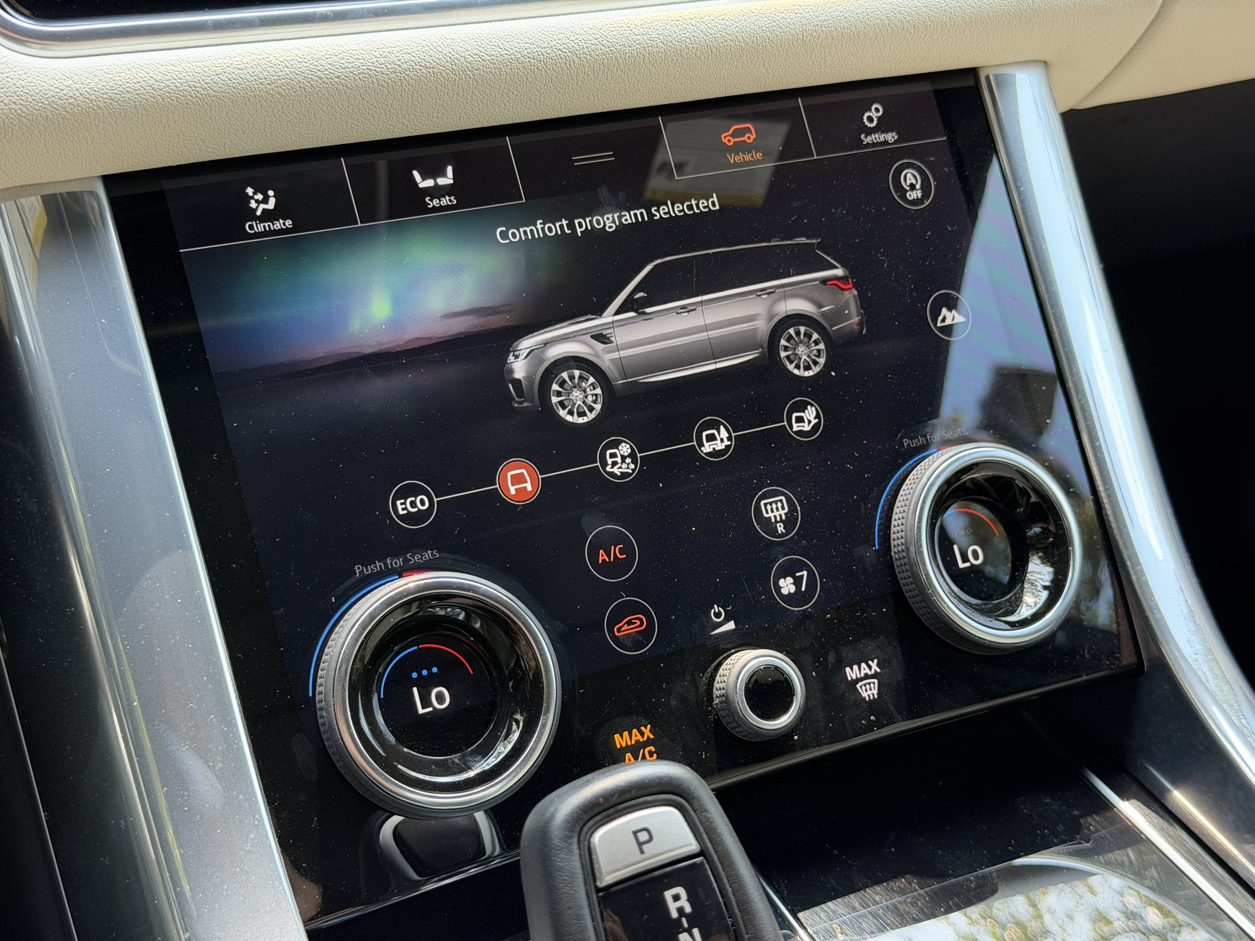 Used 2022 Silver Land Rover HSE Silver Edition image 22