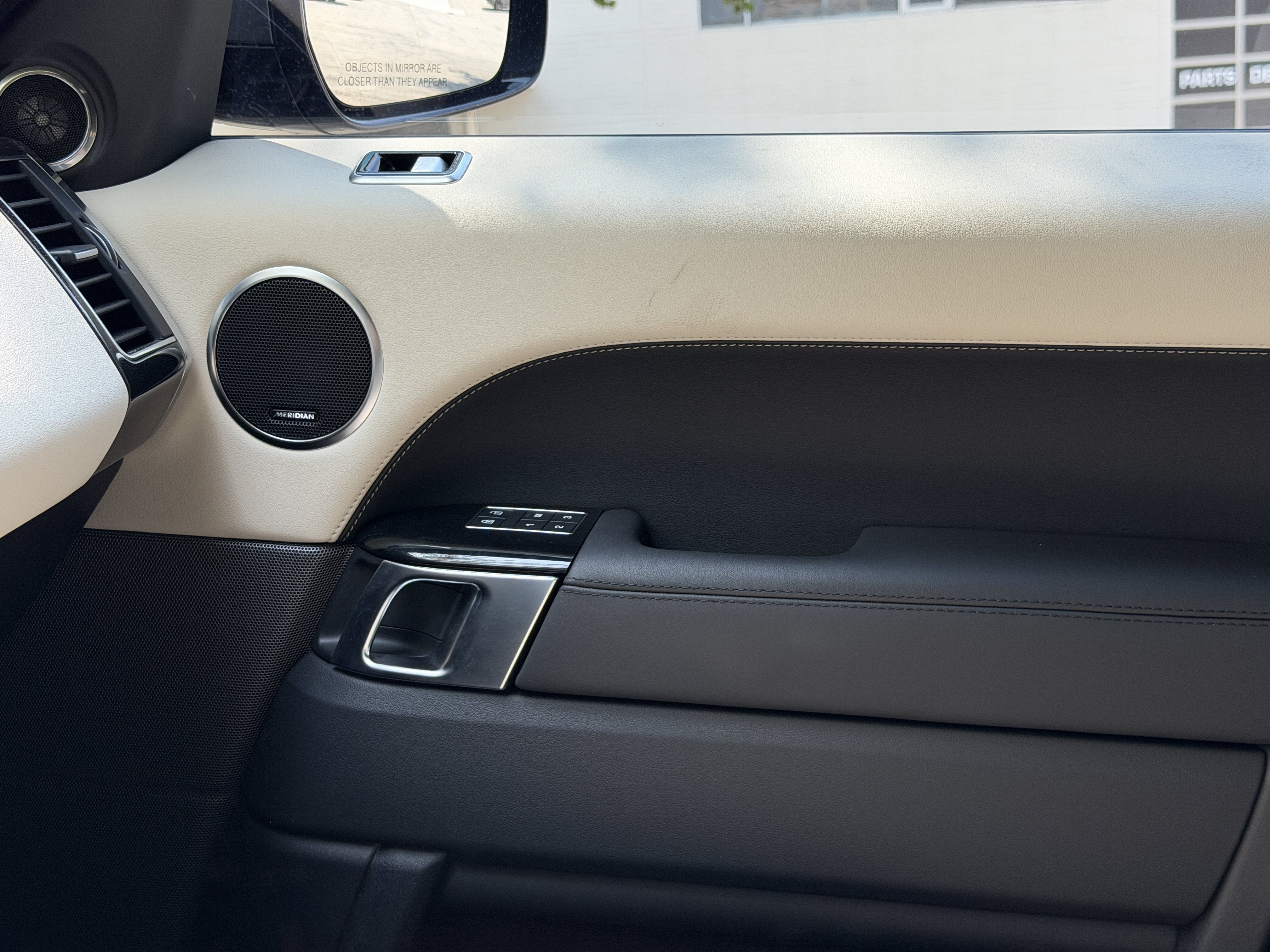 Used 2022 Silver Land Rover HSE Silver Edition image 27