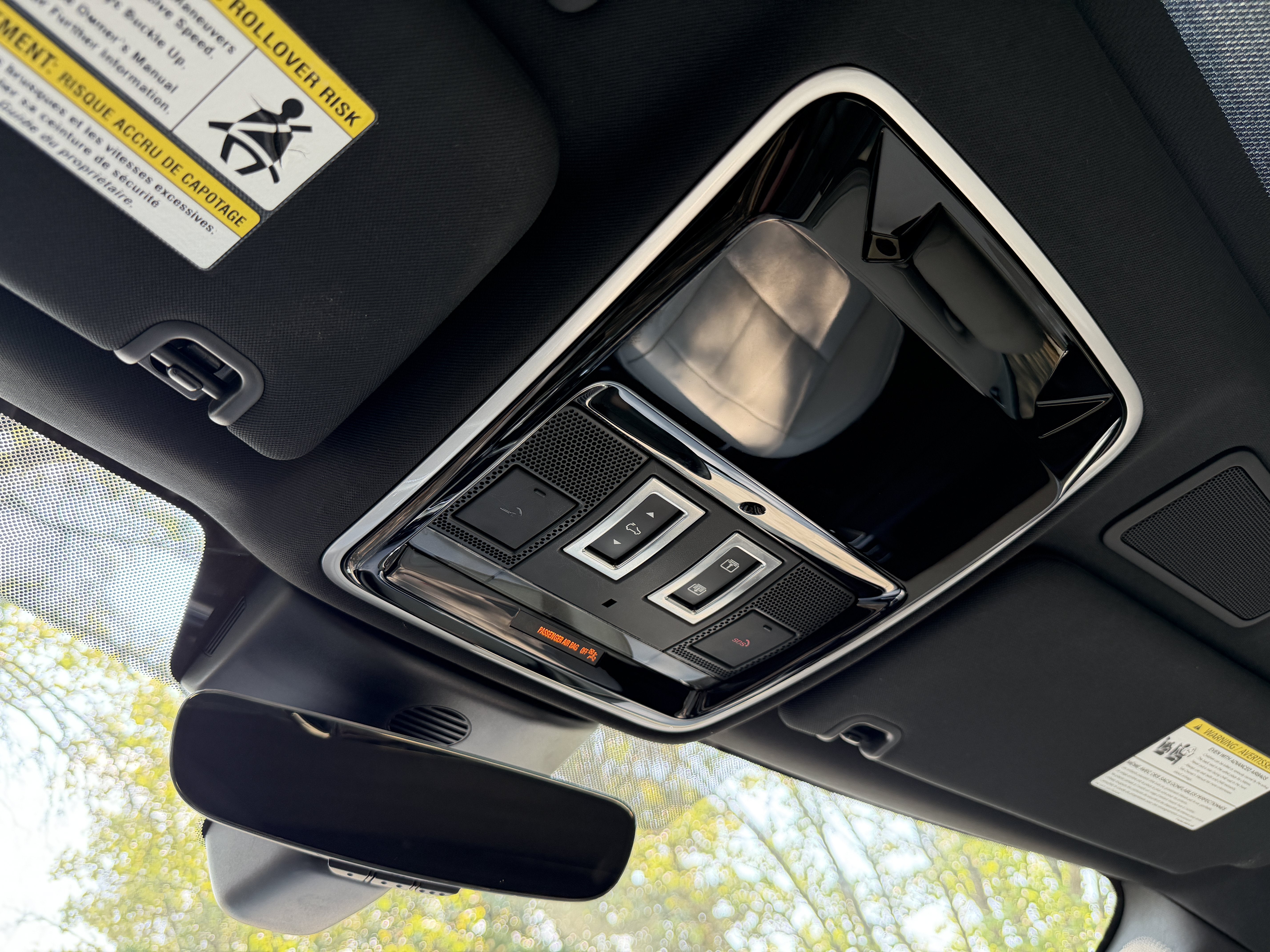 Used 2022 Silver Land Rover HSE Silver Edition image 28