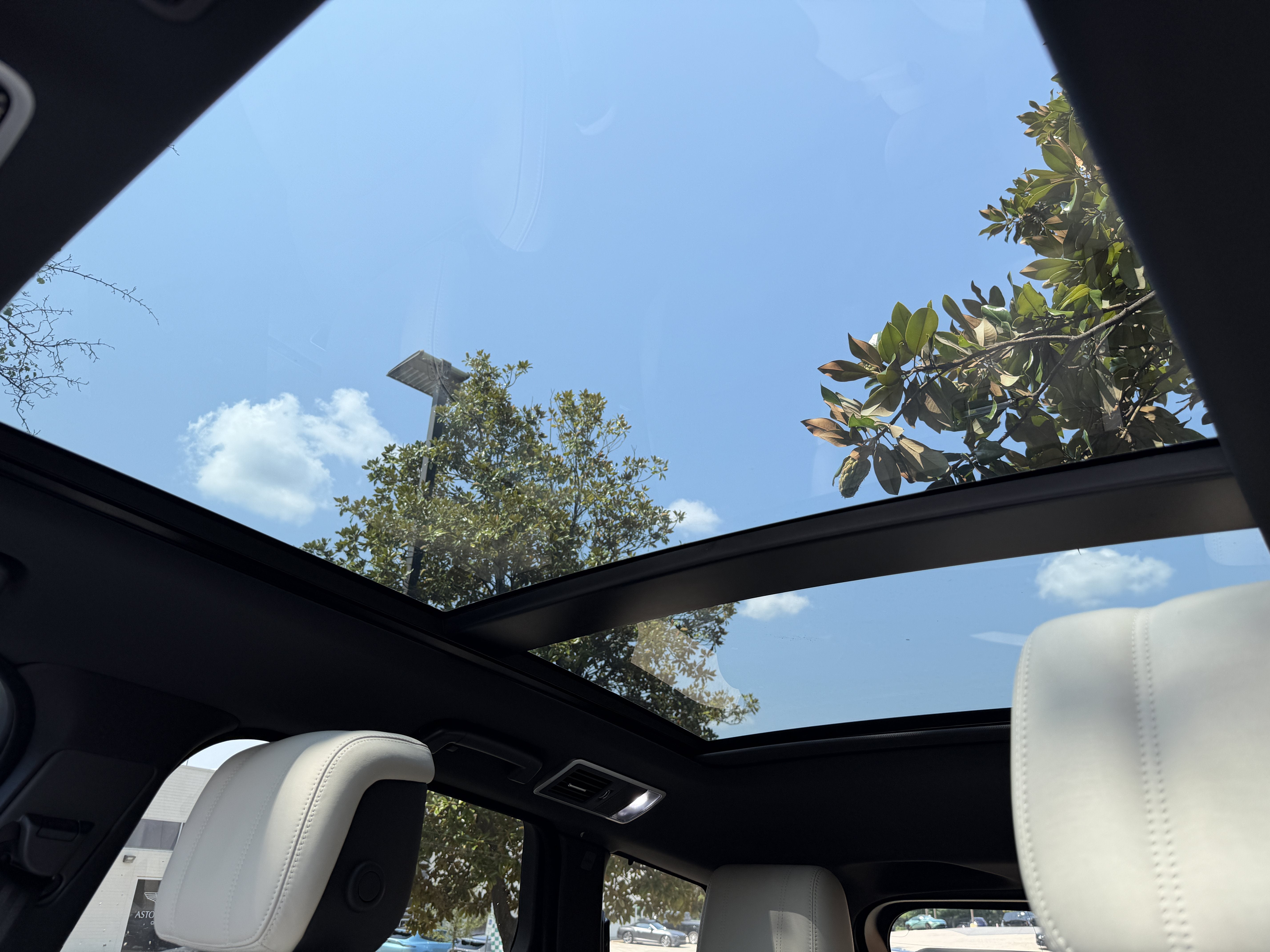 Used 2022 Silver Land Rover HSE Silver Edition image 30