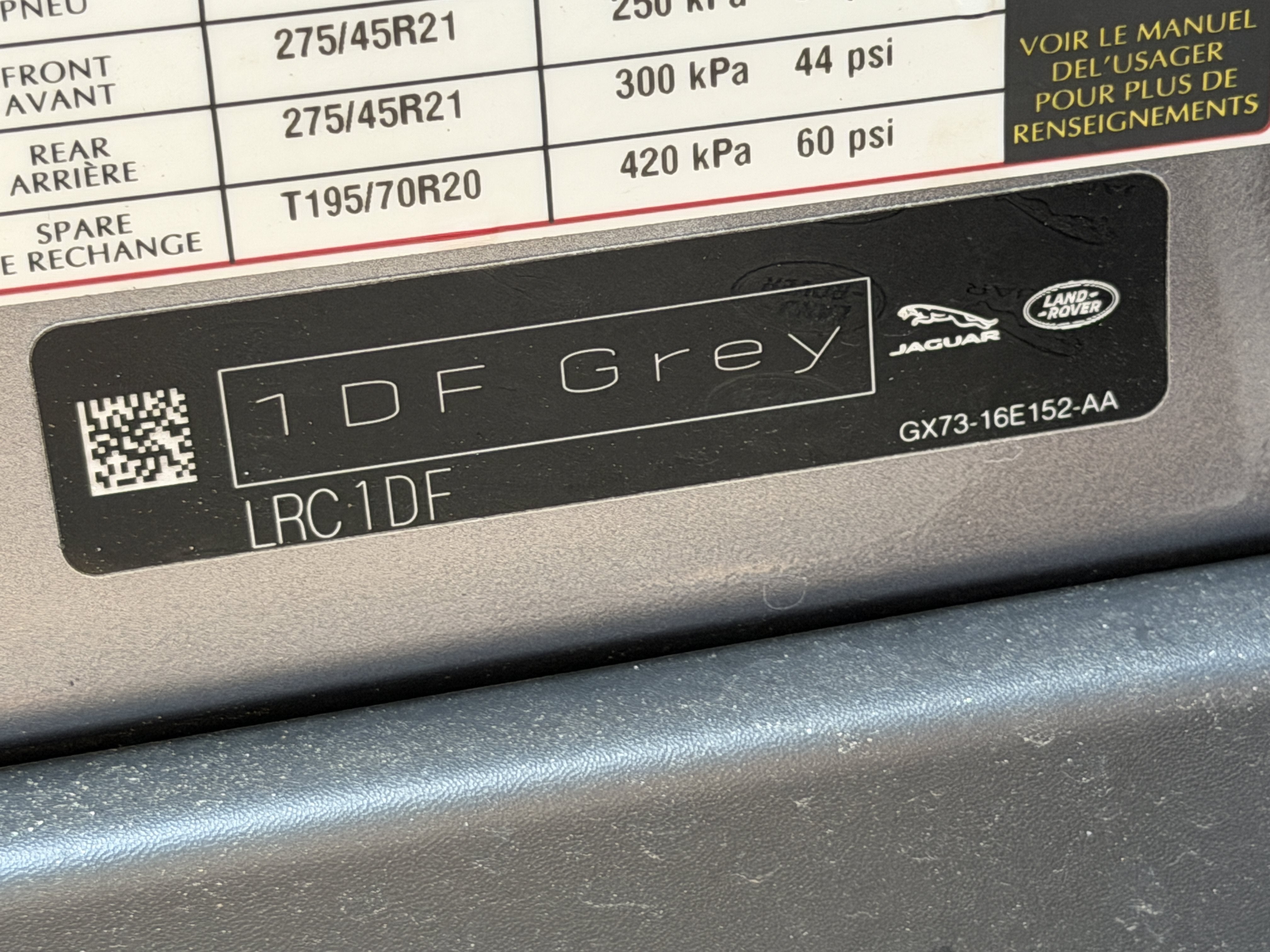 Used 2022 Silver Land Rover HSE Silver Edition image 39