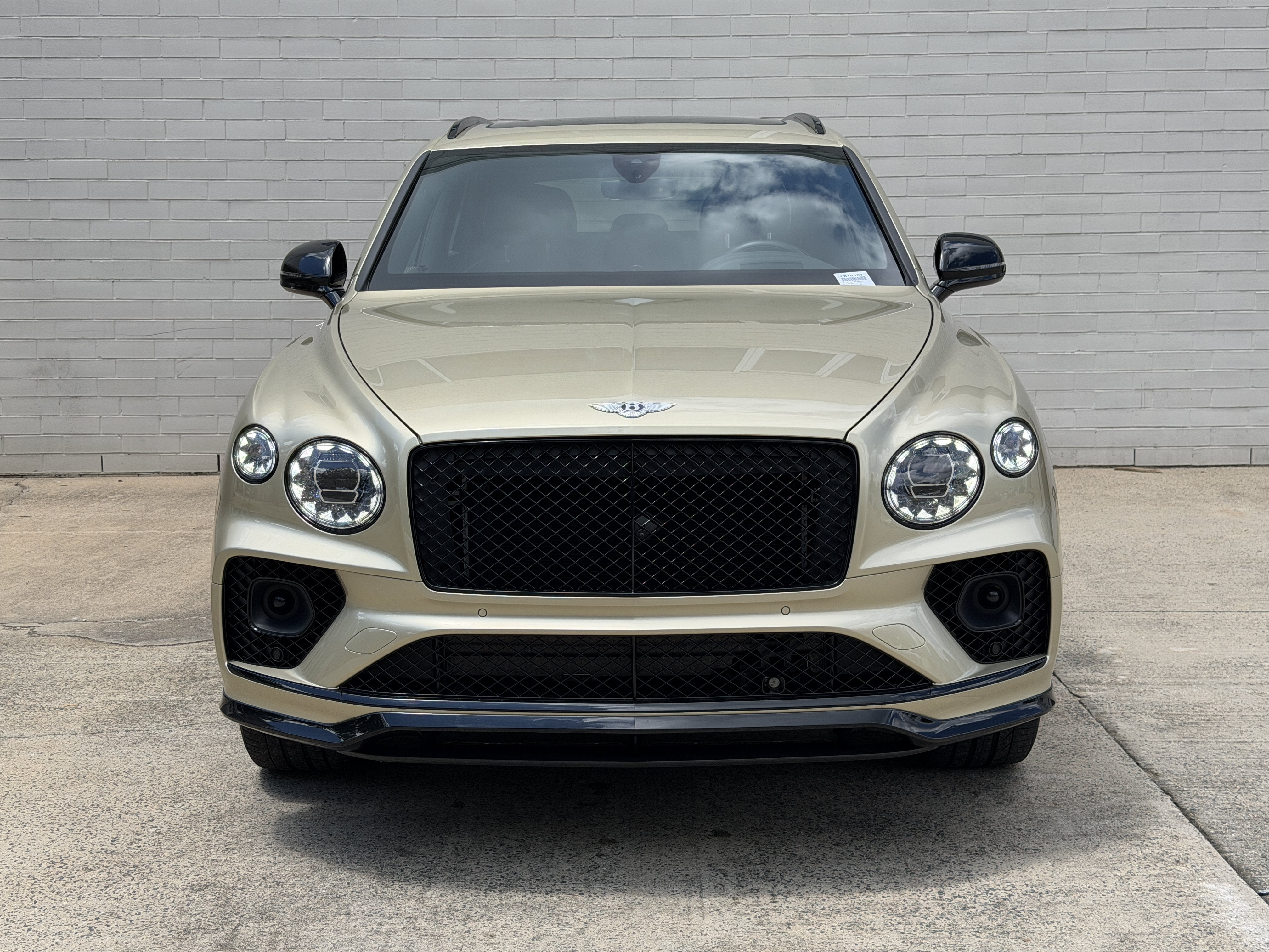 Used 2023 Sunburst Gold by Mulliner Bentley S image 12