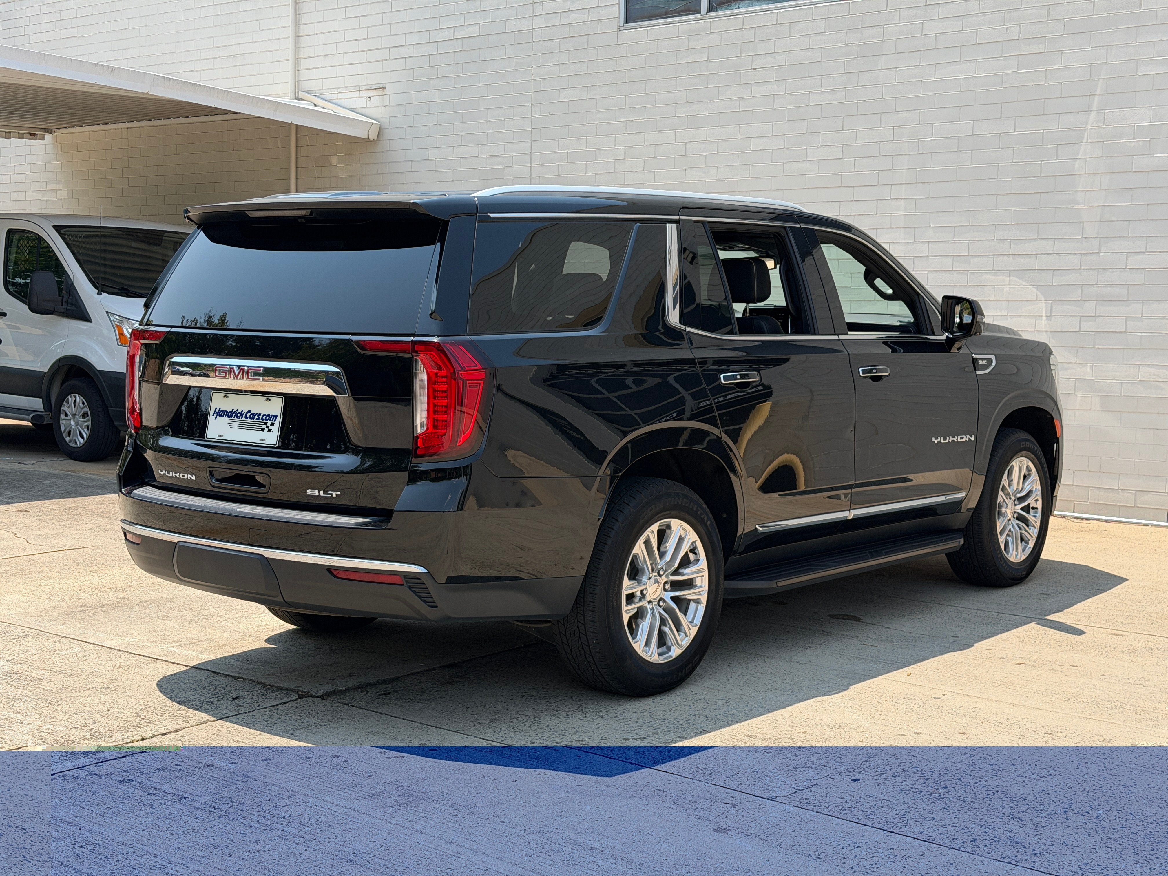 Used 2022 Onyx Black GMC SLT image 3