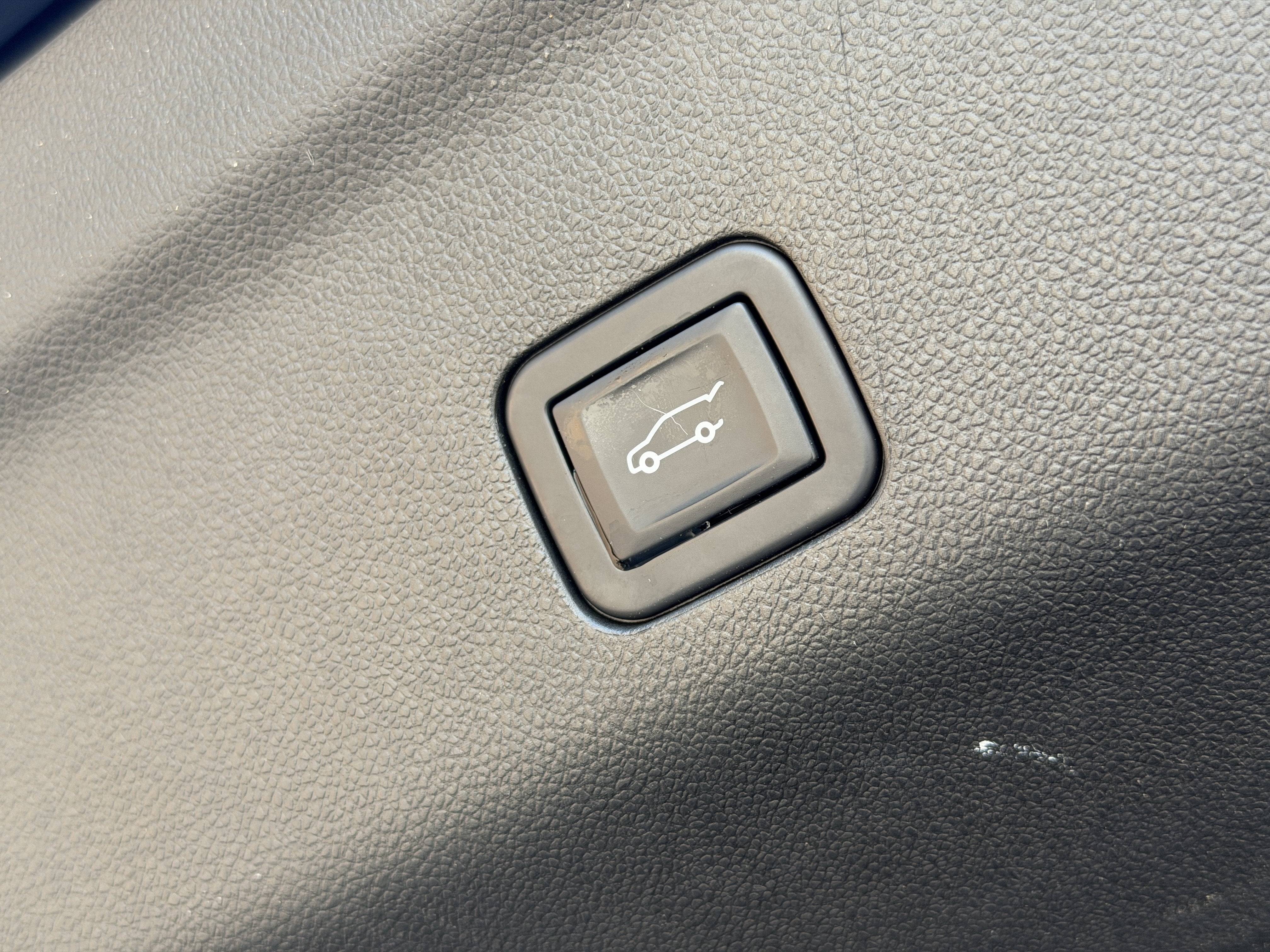 Used 2022 Onyx Black GMC SLT image 41