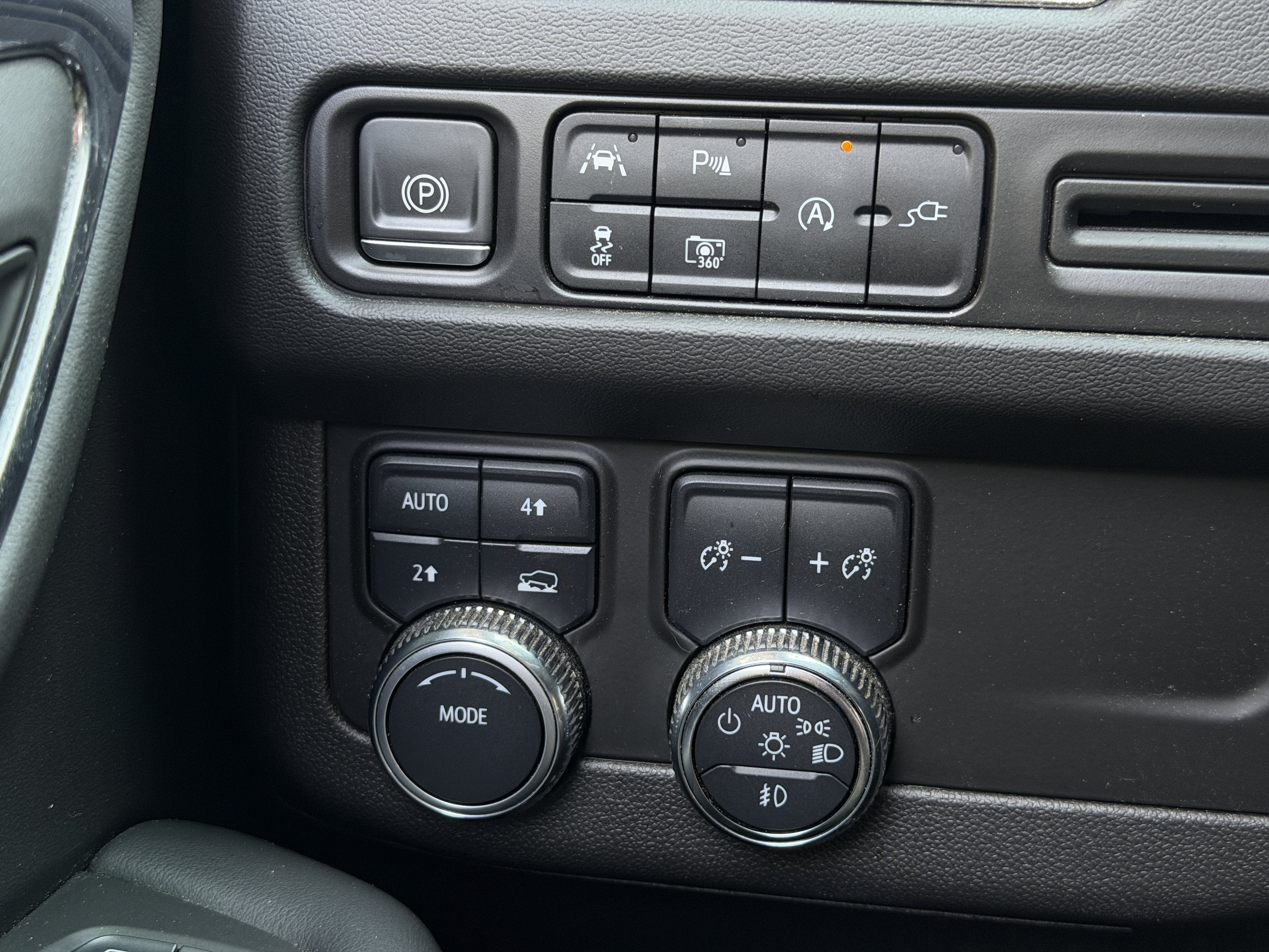 Used 2022 Onyx Black GMC SLT image 17
