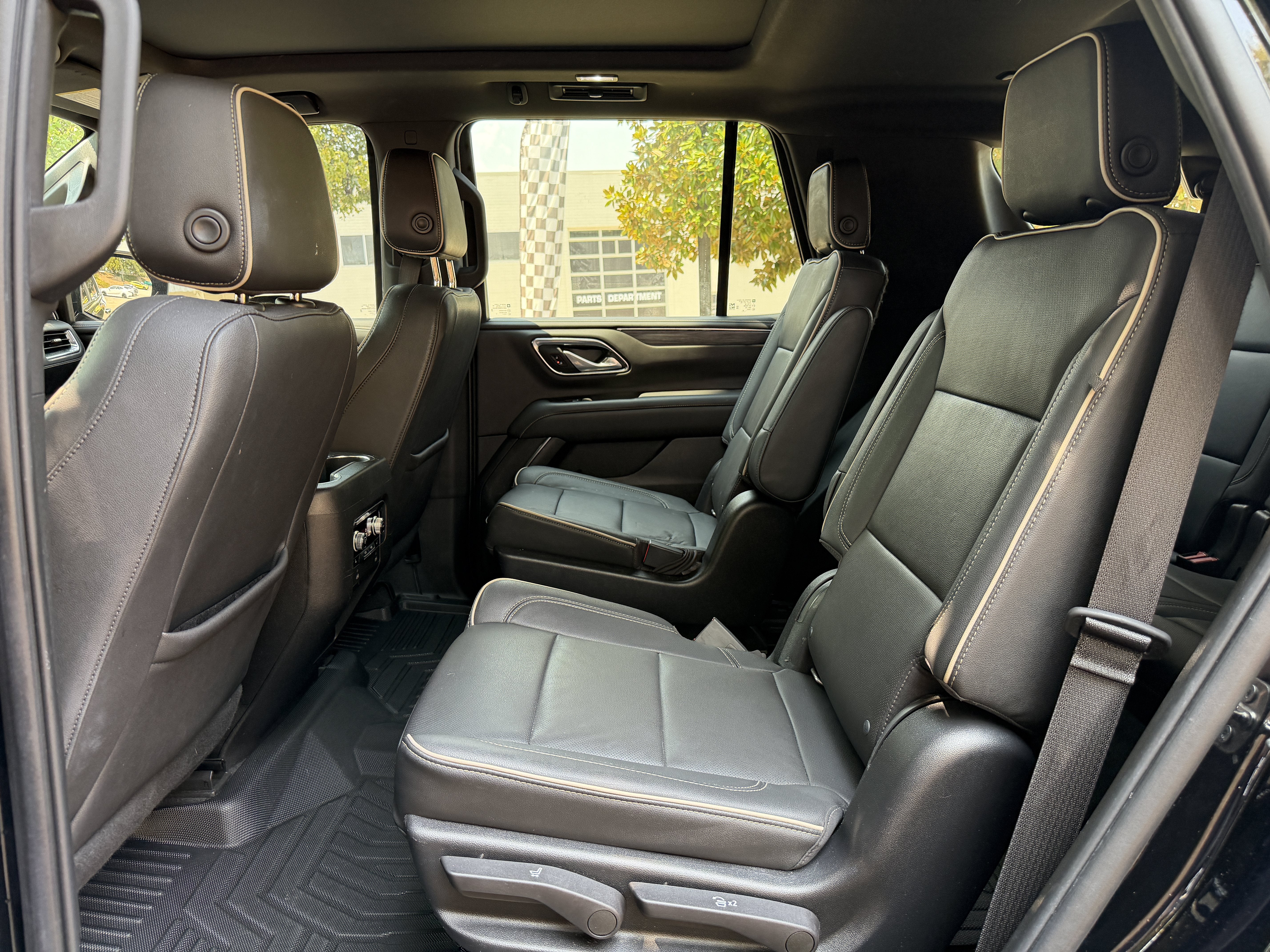 Used 2022 Onyx Black GMC SLT image 34