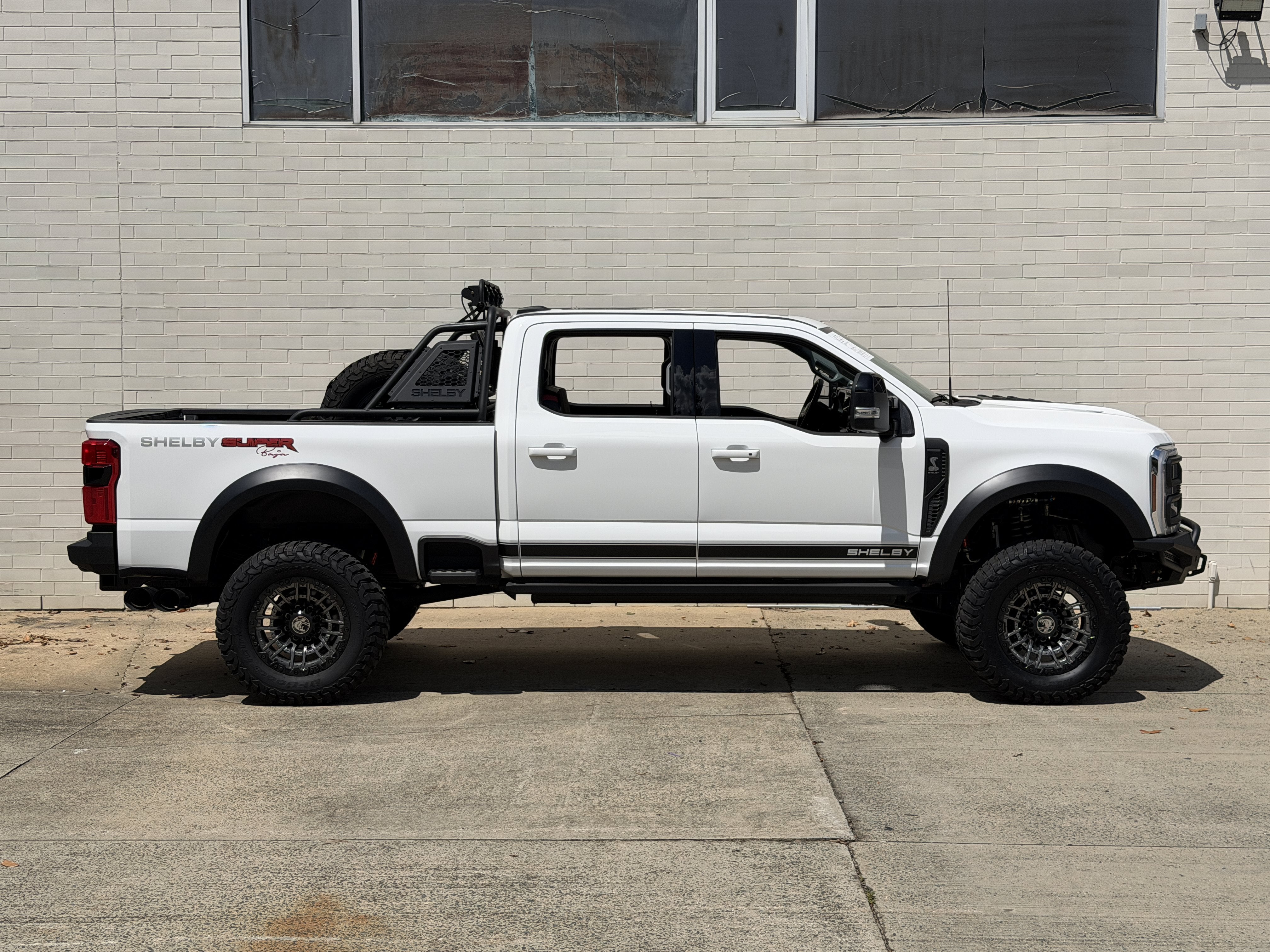 Used 2024 Oxford White Ford SuperCrew 4WD image 2