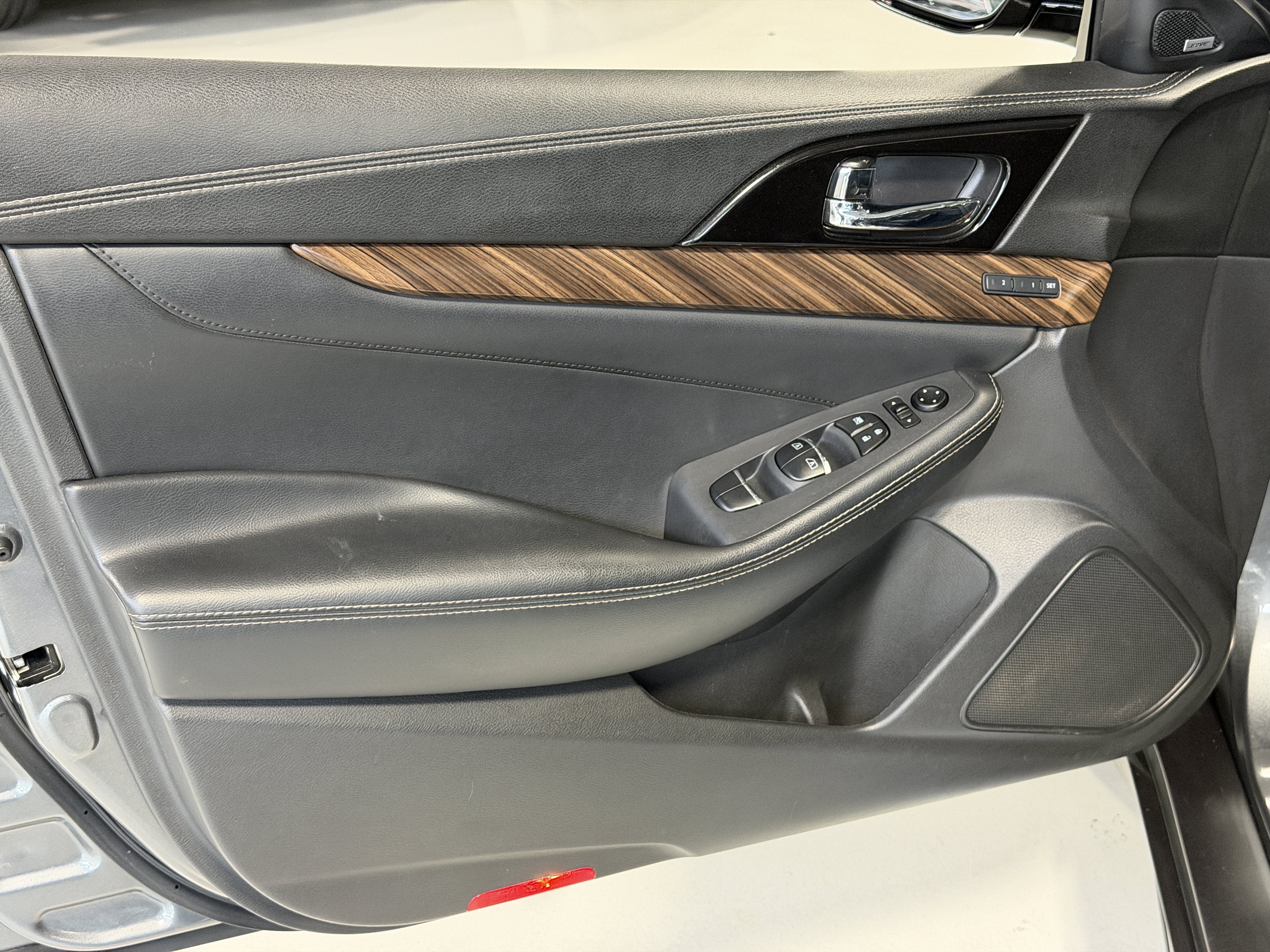 Used 2017 Gun Metallic Nissan Platinum image 12